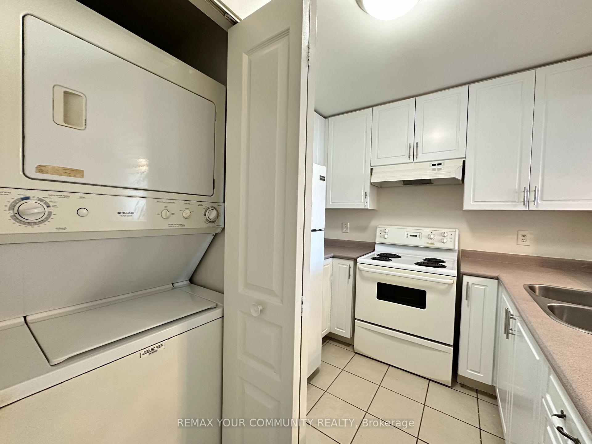 Photo 6 of Unit 305, 15207 Yonge Street, Aurora, Aurora Village — HOMEH