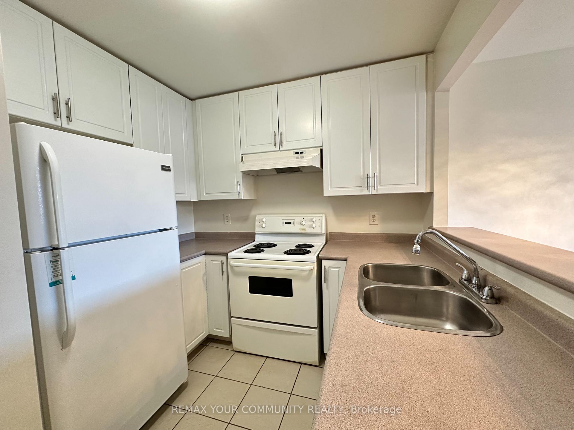 Photo 7 of Unit 305, 15207 Yonge Street, Aurora, Aurora Village — HOMEH