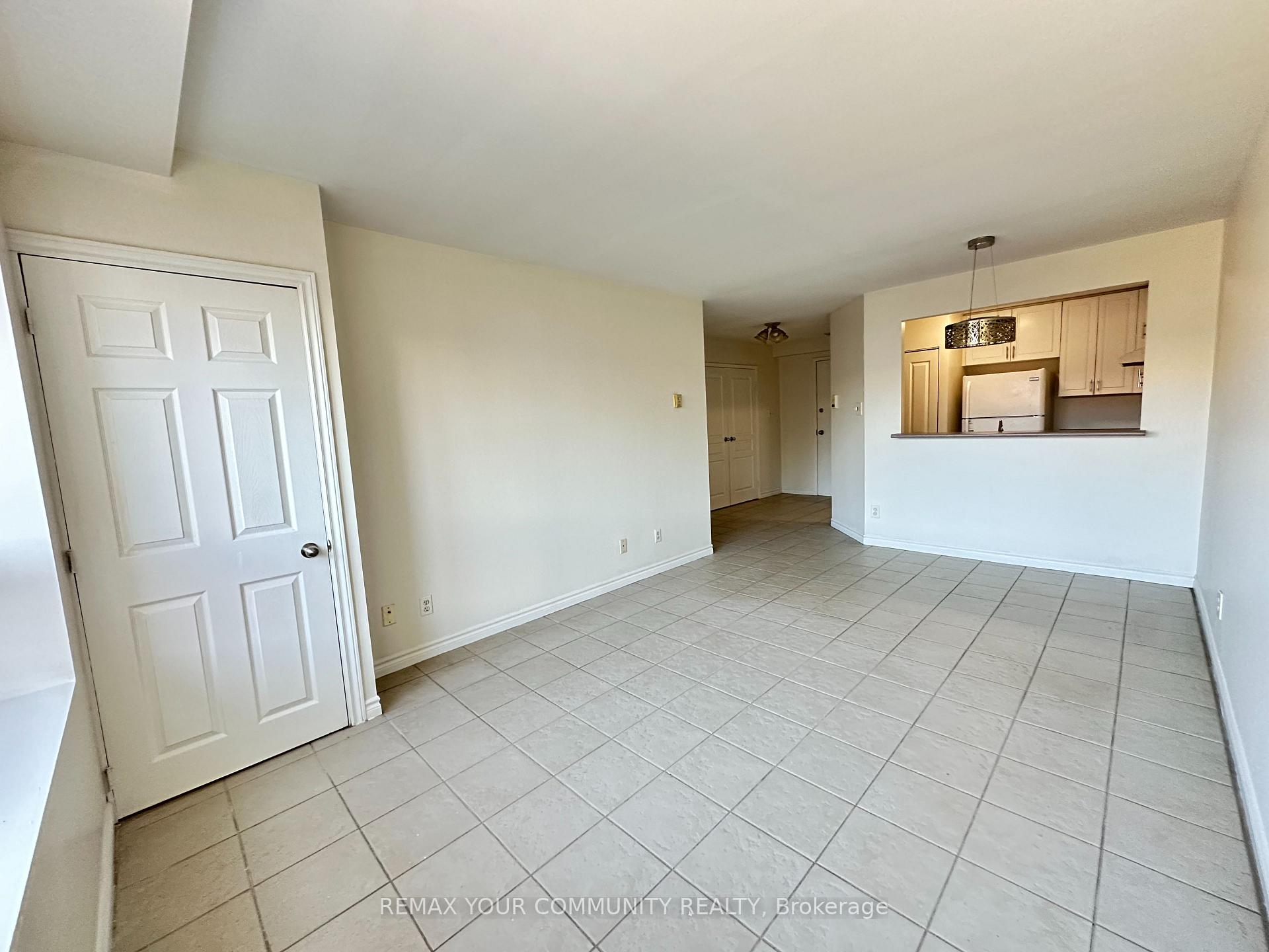 Photo 10 of Unit 305, 15207 Yonge Street, Aurora, Aurora Village — HOMEH
