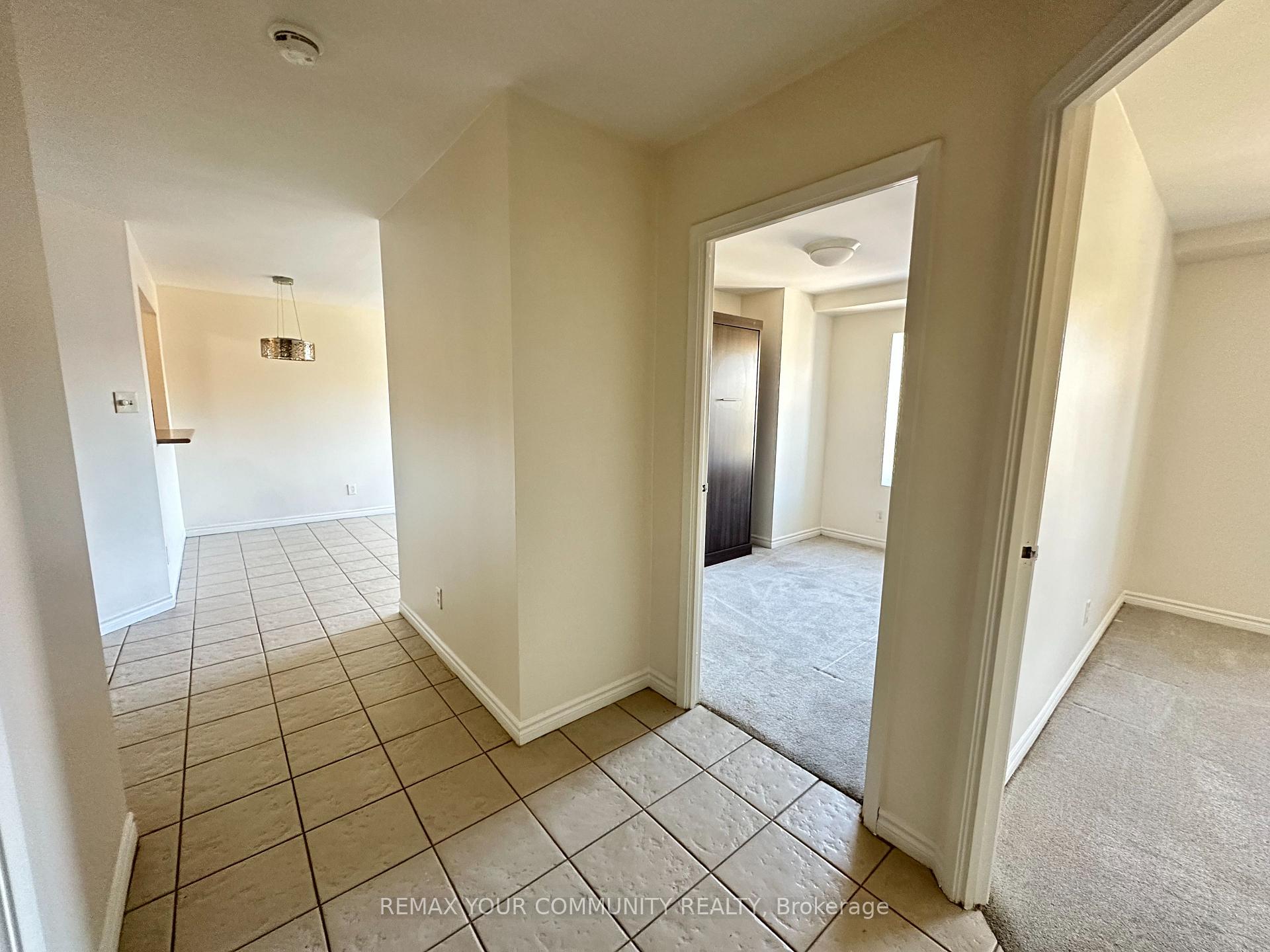 Photo 13 of Unit 305, 15207 Yonge Street, Aurora, Aurora Village — HOMEH
