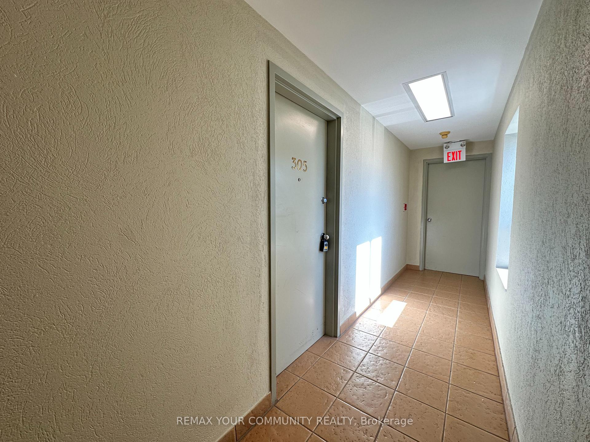 Photo 22 of Unit 305, 15207 Yonge Street, Aurora, Aurora Village — HOMEH