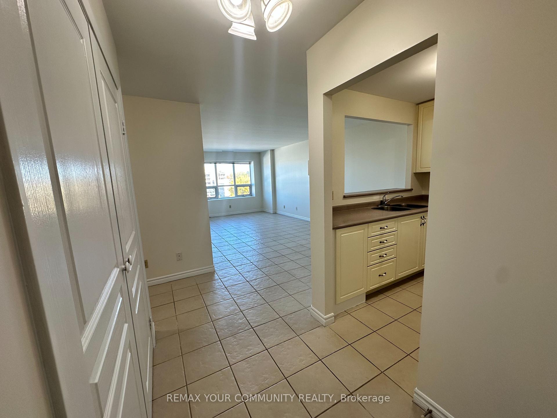 Photo 3 of Unit 503, 15207 Yonge Street, Aurora, Aurora Village — HOMEH