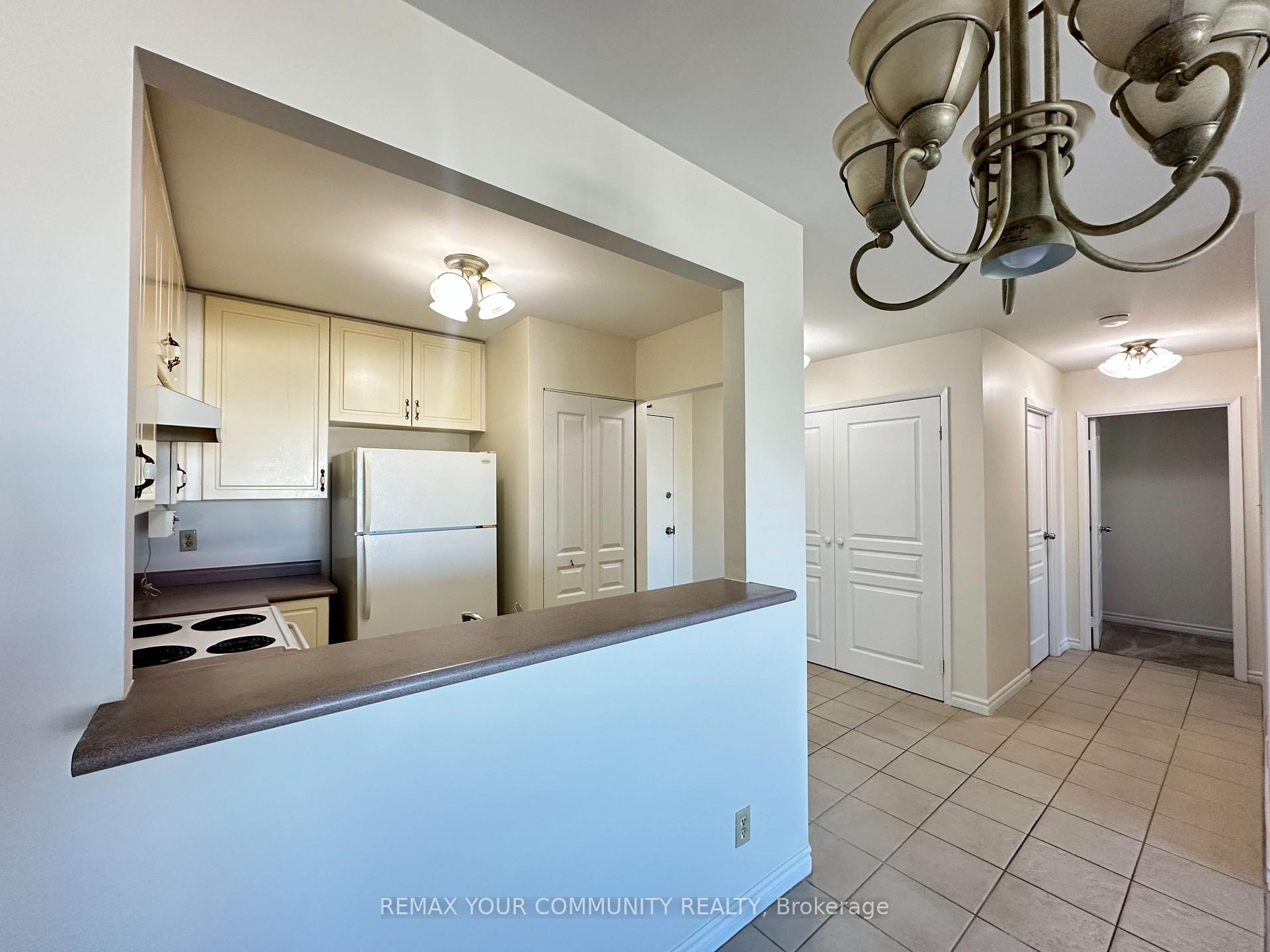 Photo 8 of Unit 503, 15207 Yonge Street, Aurora, Aurora Village — HOMEH
