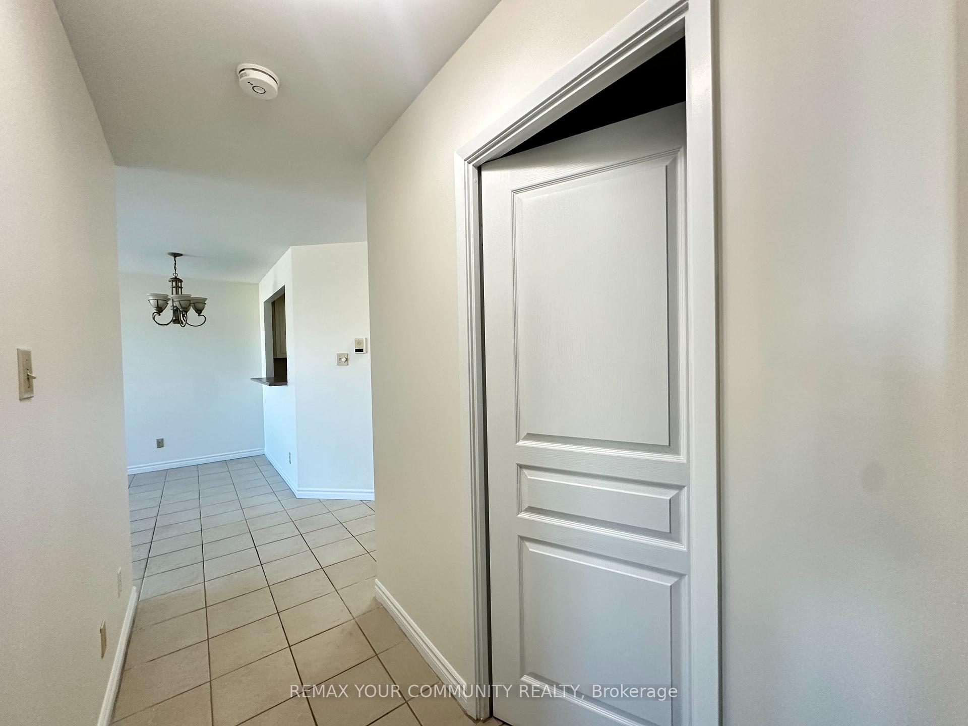 Photo 13 of Unit 503, 15207 Yonge Street, Aurora, Aurora Village — HOMEH