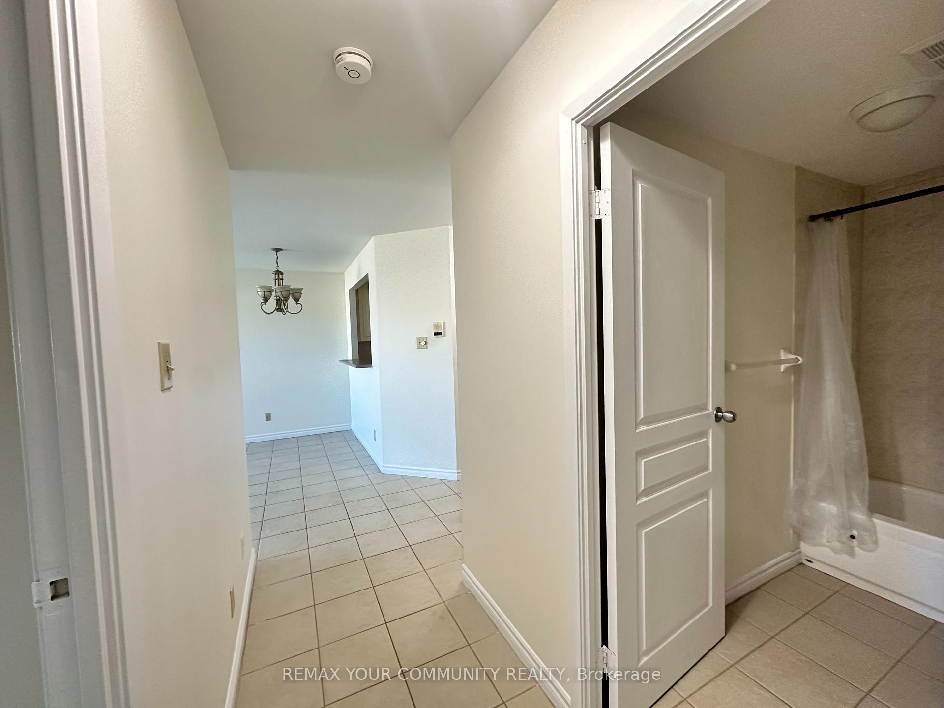 Photo 14 of Unit 503, 15207 Yonge Street, Aurora, Aurora Village — HOMEH