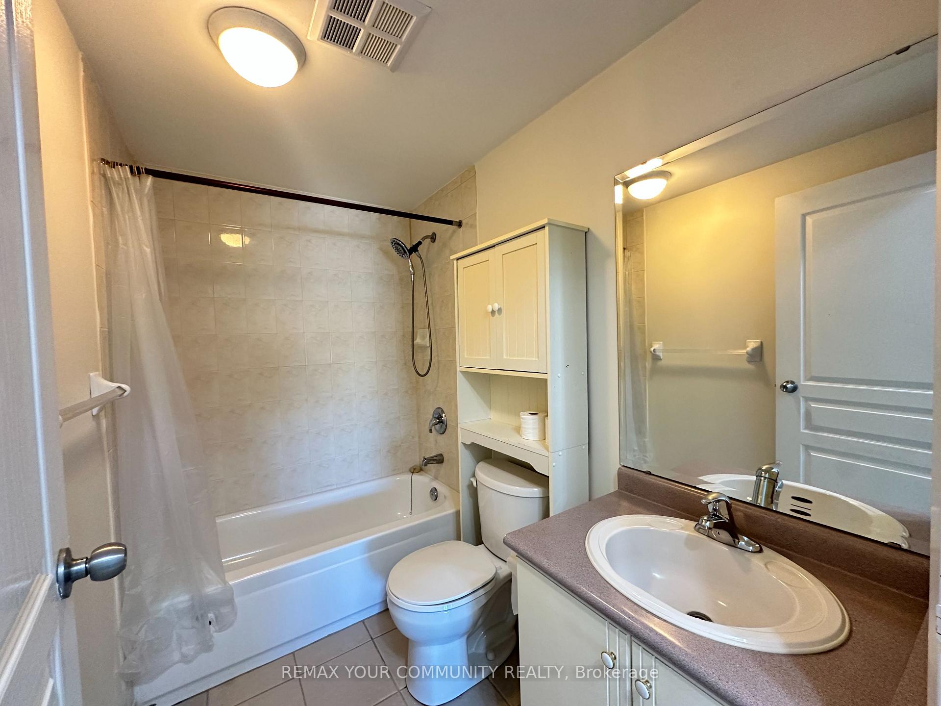 Photo 15 of Unit 503, 15207 Yonge Street, Aurora, Aurora Village — HOMEH