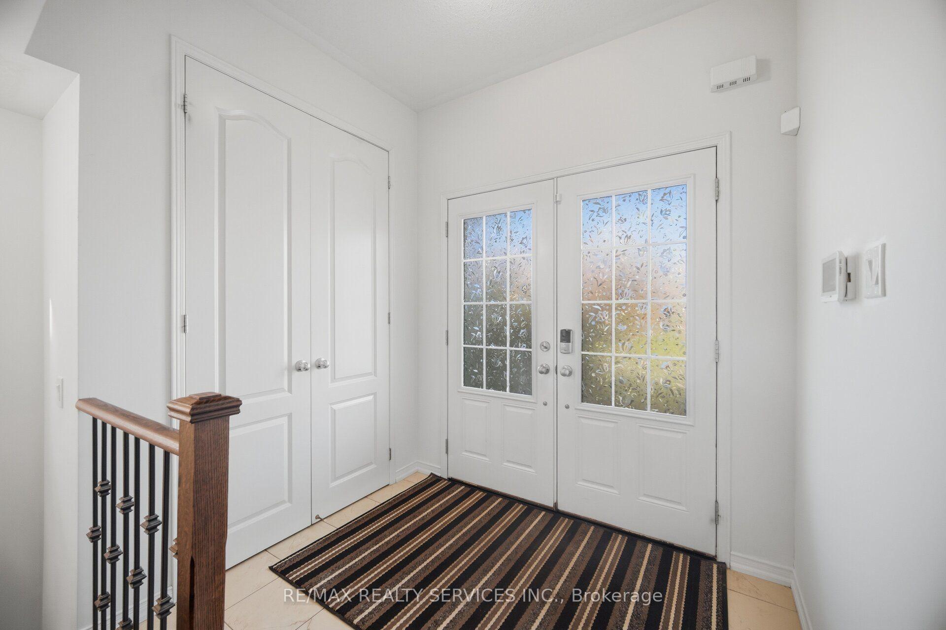 Photo 3 of 1736 Douglas Langtree Drive, Oshawa, Taunton — HOMEH