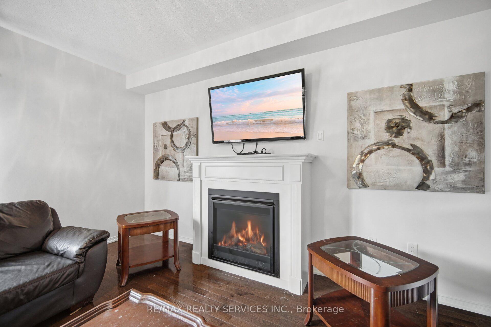 Photo 11 of 1736 Douglas Langtree Drive, Oshawa, Taunton — HOMEH
