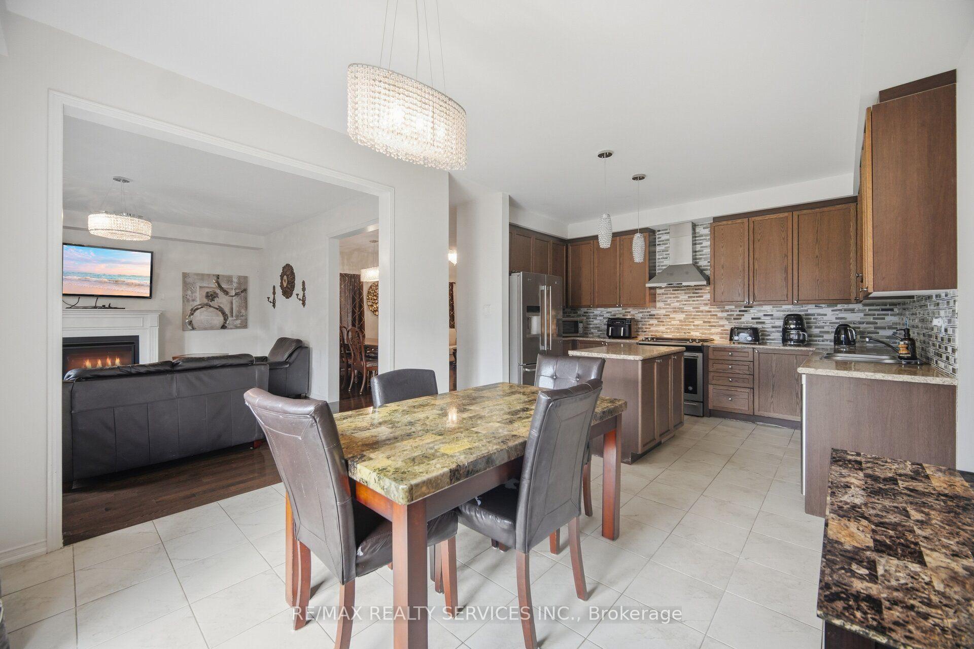Photo 14 of 1736 Douglas Langtree Drive, Oshawa, Taunton — HOMEH