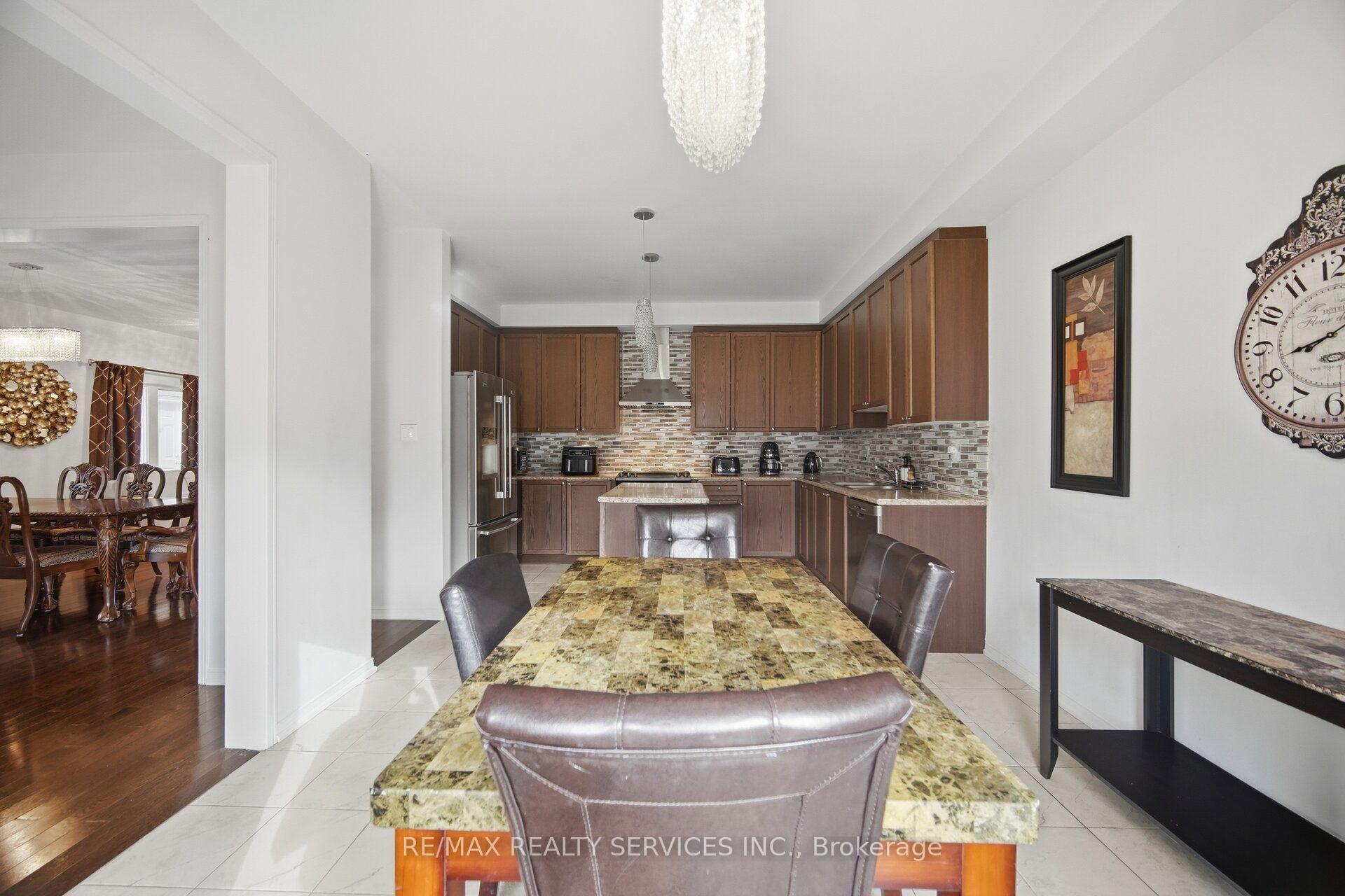Photo 15 of 1736 Douglas Langtree Drive, Oshawa, Taunton — HOMEH