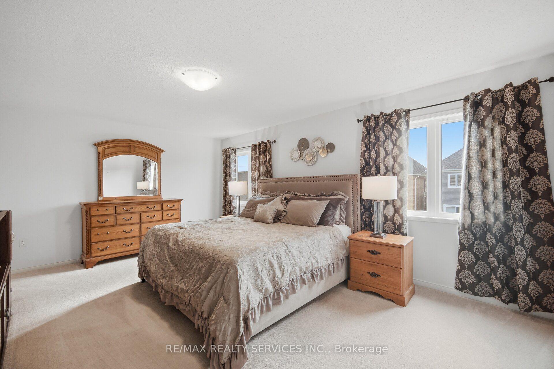 Photo 24 of 1736 Douglas Langtree Drive, Oshawa, Taunton — HOMEH