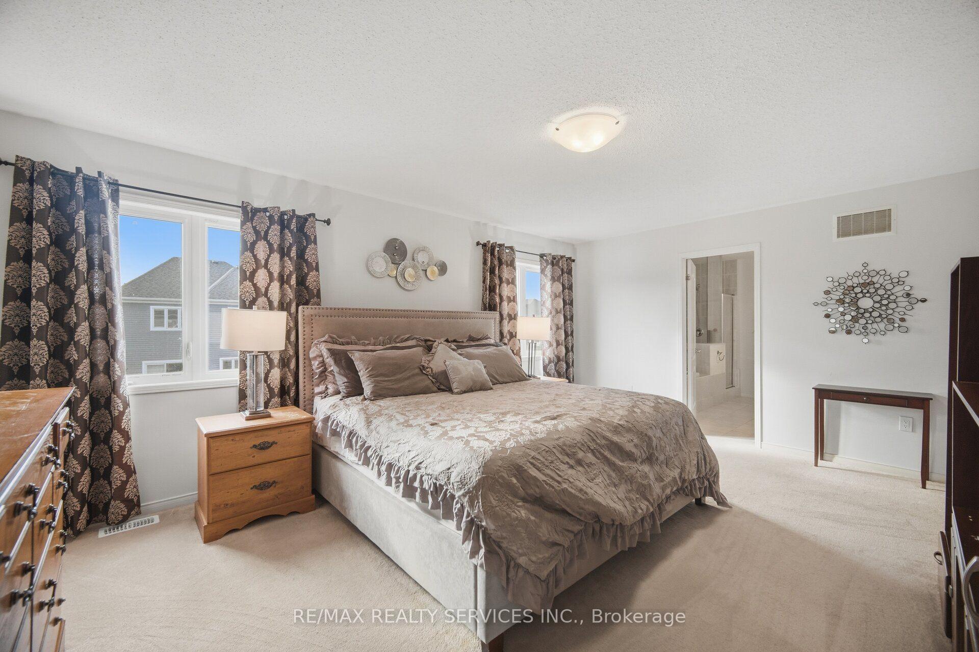 Photo 25 of 1736 Douglas Langtree Drive, Oshawa, Taunton — HOMEH