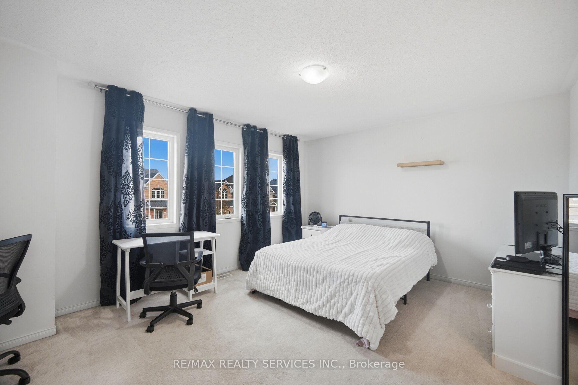 Photo 28 of 1736 Douglas Langtree Drive, Oshawa, Taunton — HOMEH