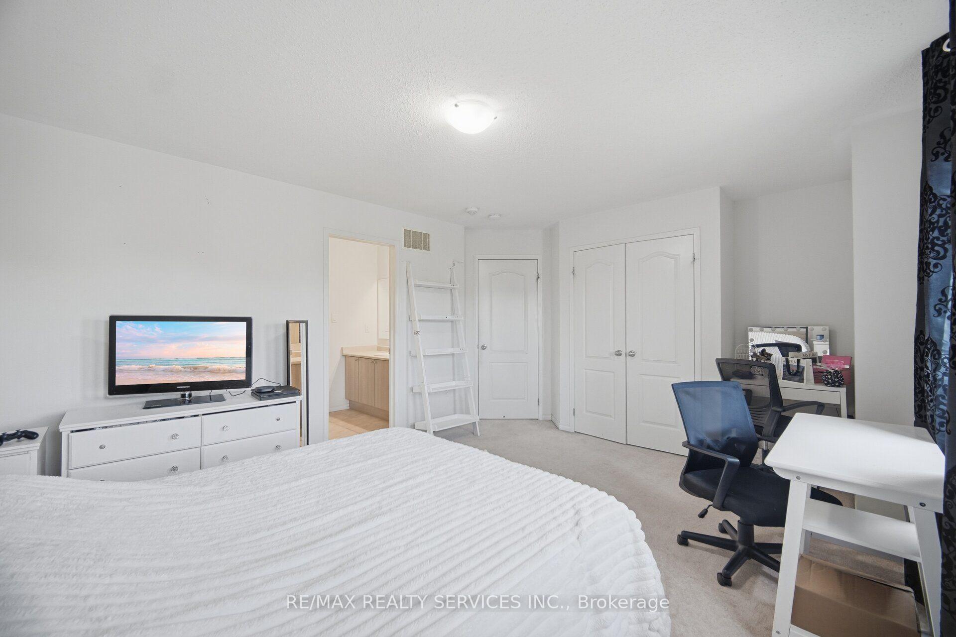 Photo 29 of 1736 Douglas Langtree Drive, Oshawa, Taunton — HOMEH