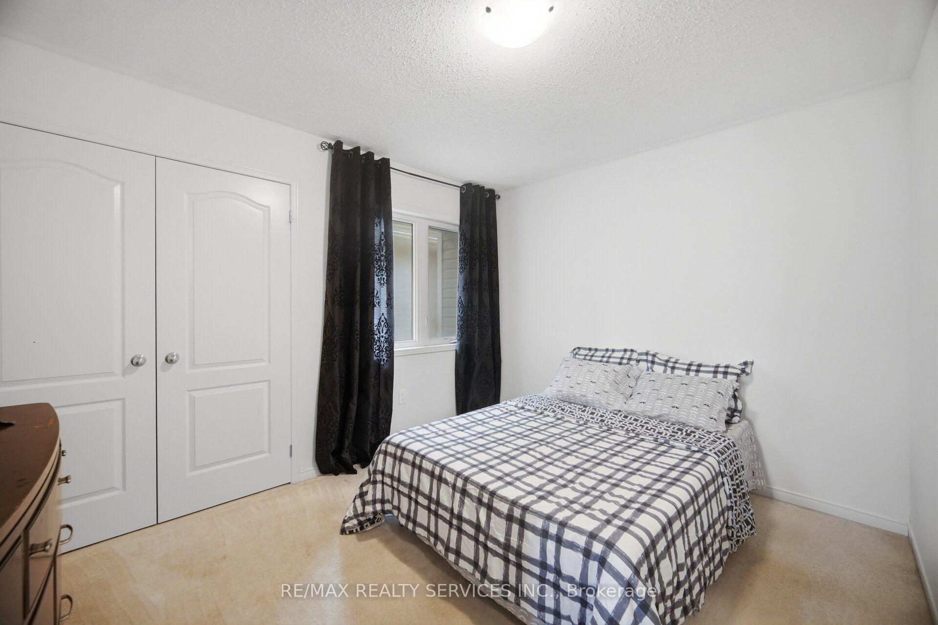 Photo 30 of 1736 Douglas Langtree Drive, Oshawa, Taunton — HOMEH