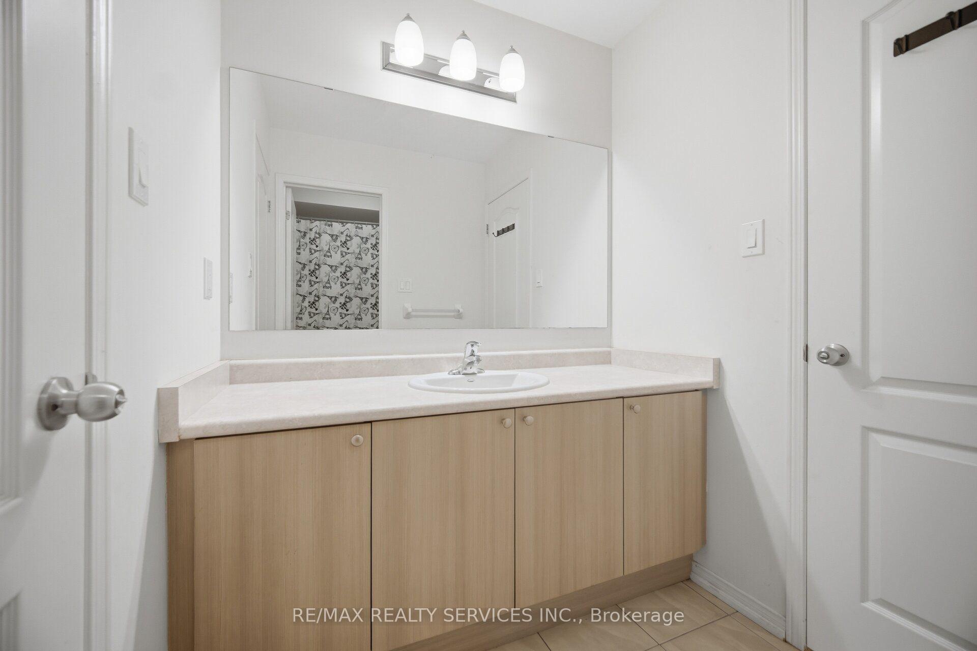 Photo 32 of 1736 Douglas Langtree Drive, Oshawa, Taunton — HOMEH