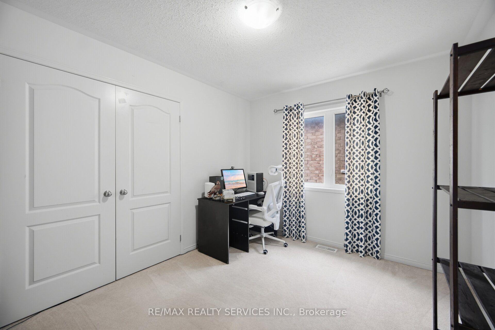 Photo 34 of 1736 Douglas Langtree Drive, Oshawa, Taunton — HOMEH