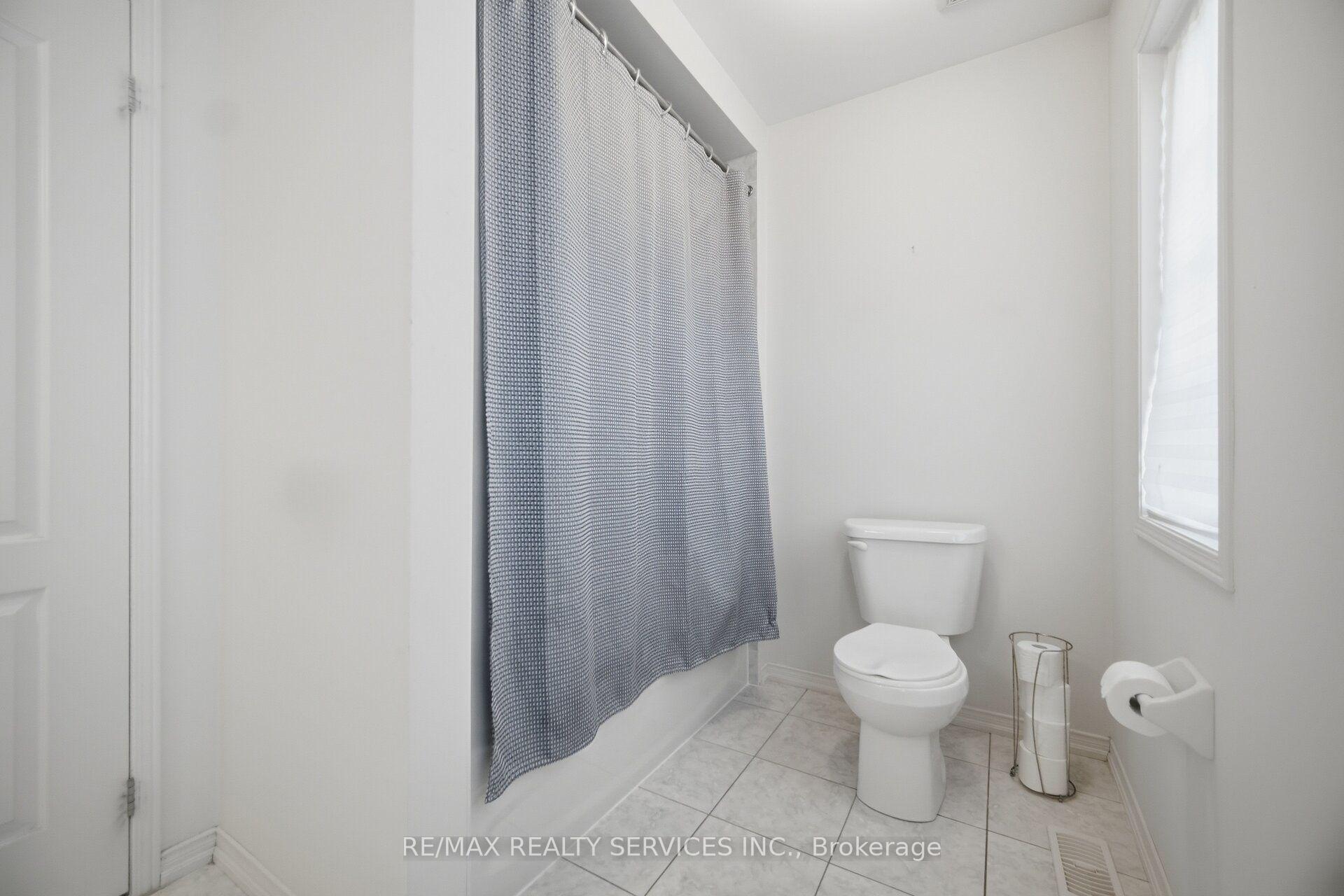 Photo 36 of 1736 Douglas Langtree Drive, Oshawa, Taunton — HOMEH