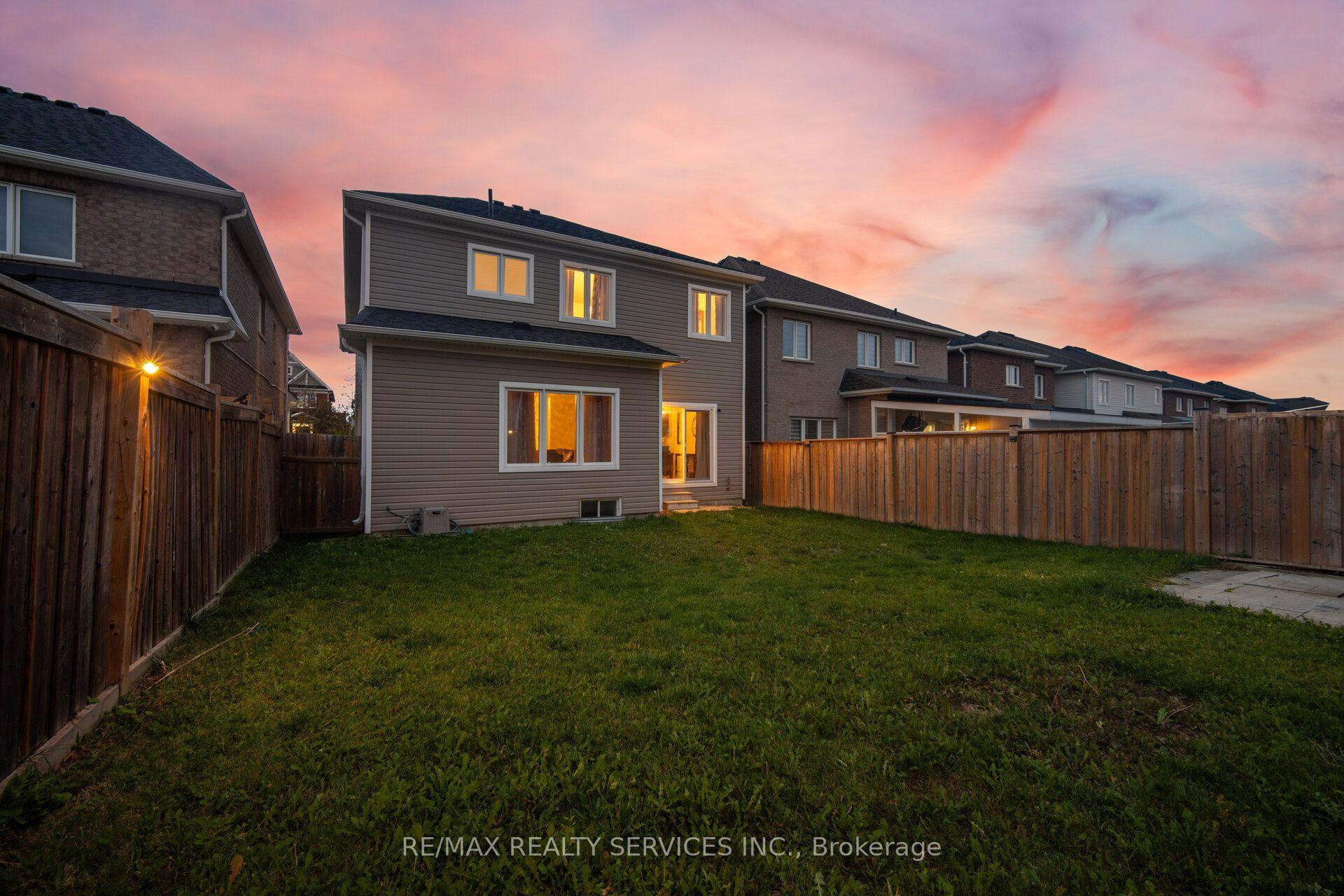 Photo 49 of 1736 Douglas Langtree Drive, Oshawa, Taunton — HOMEH