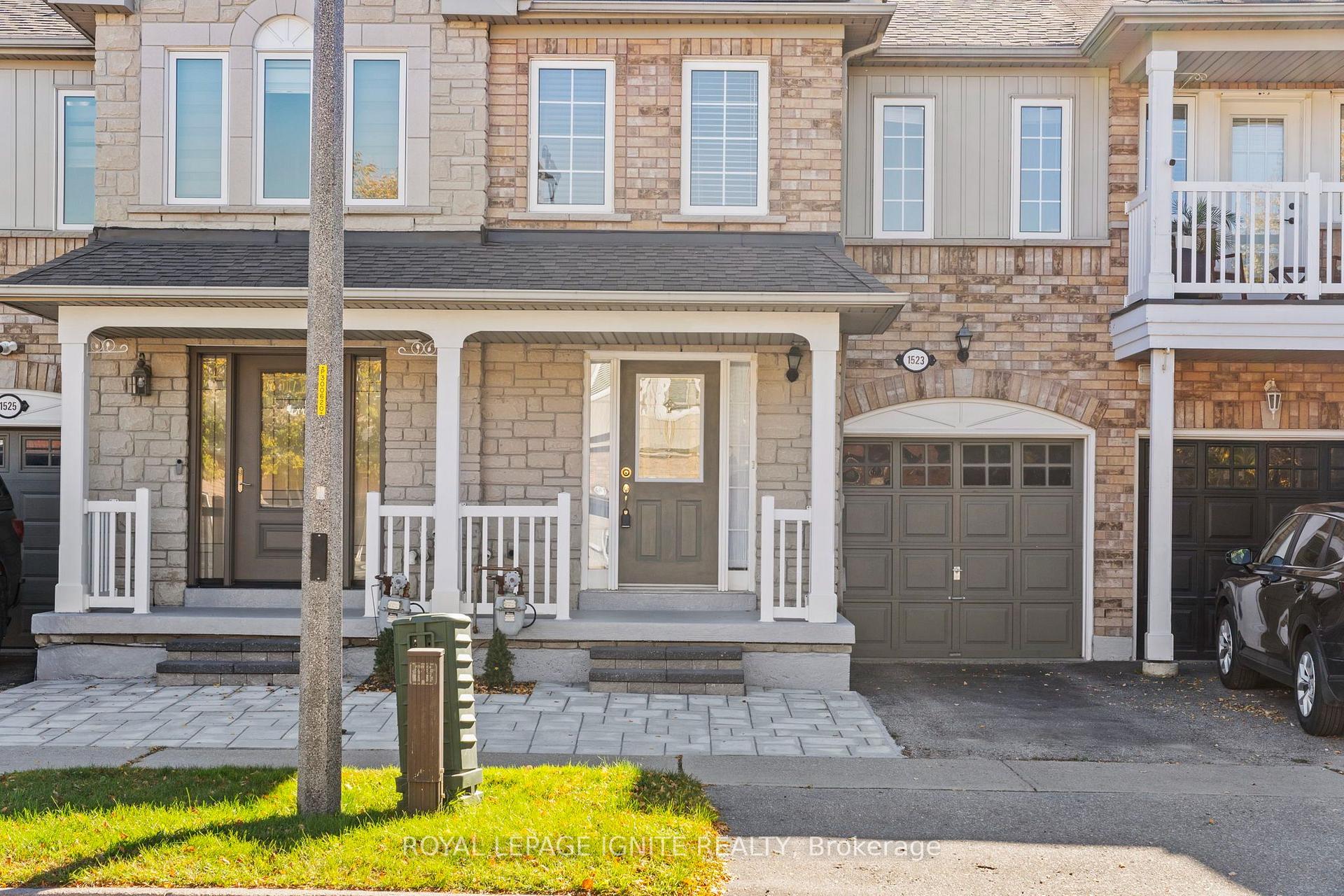 Photo 1 of 1523 Avonmore Square, Pickering, Town Centre — HOMEH
