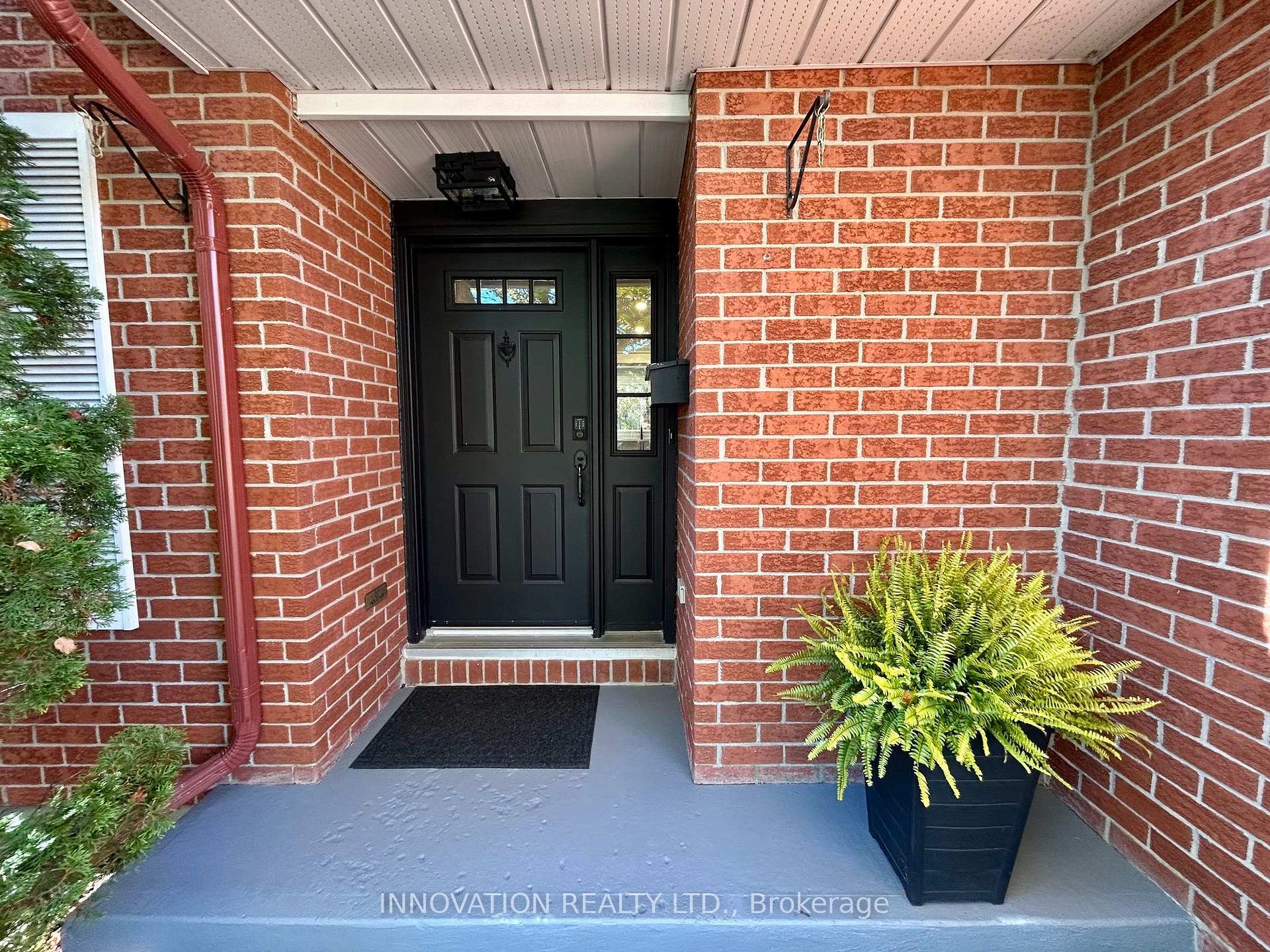 Photo 5 of 62 Trailway Circle, Ottawa, Stittsville (Central) — HOMEH