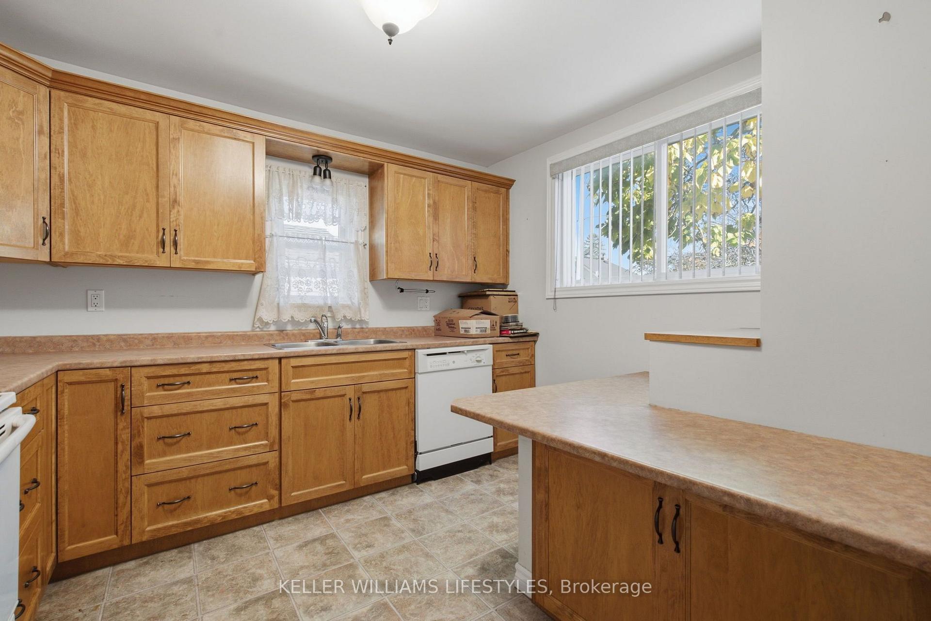 Photo 14 of 96 Dakin Street, London, East M — HOMEH