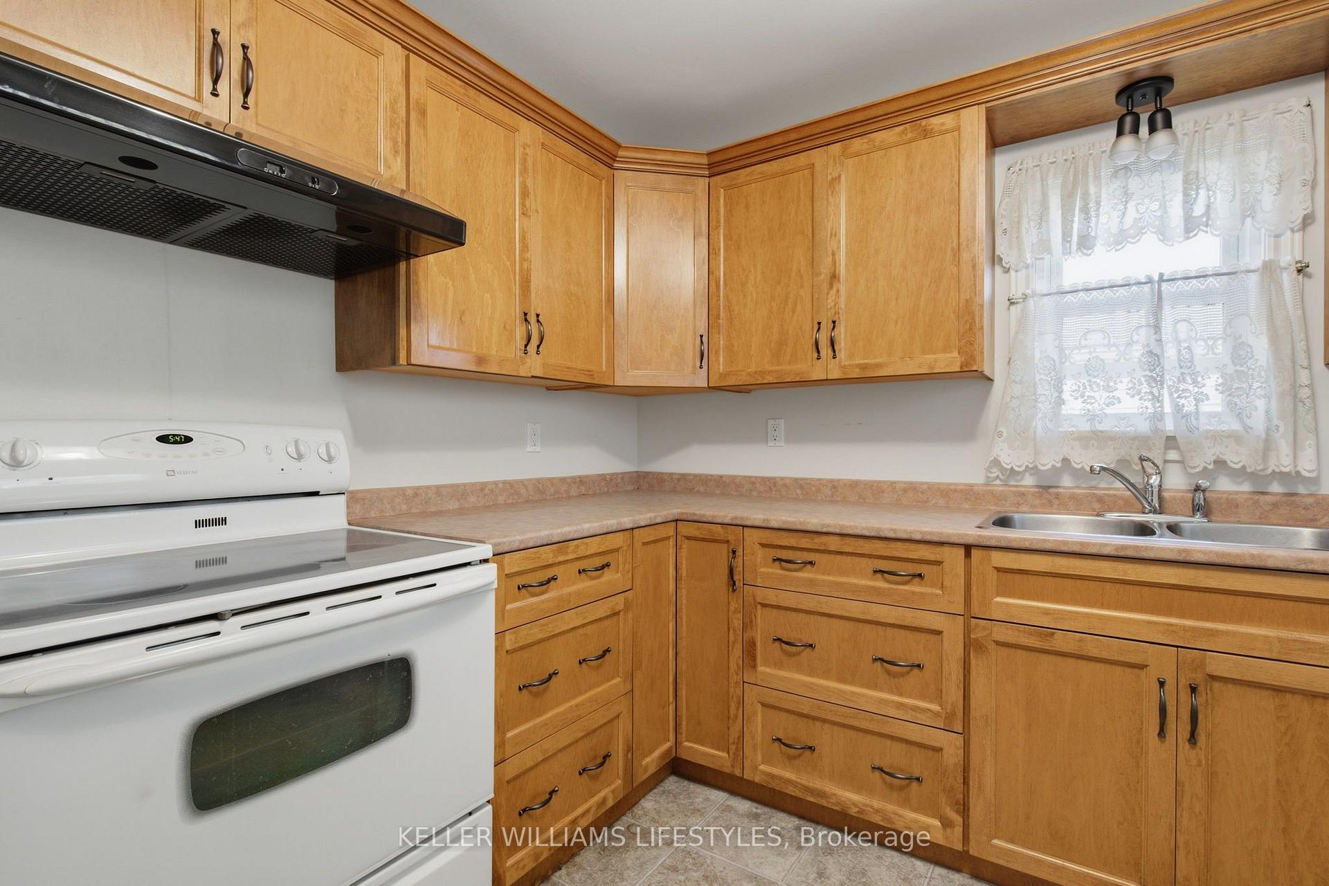 Photo 15 of 96 Dakin Street, London, East M — HOMEH