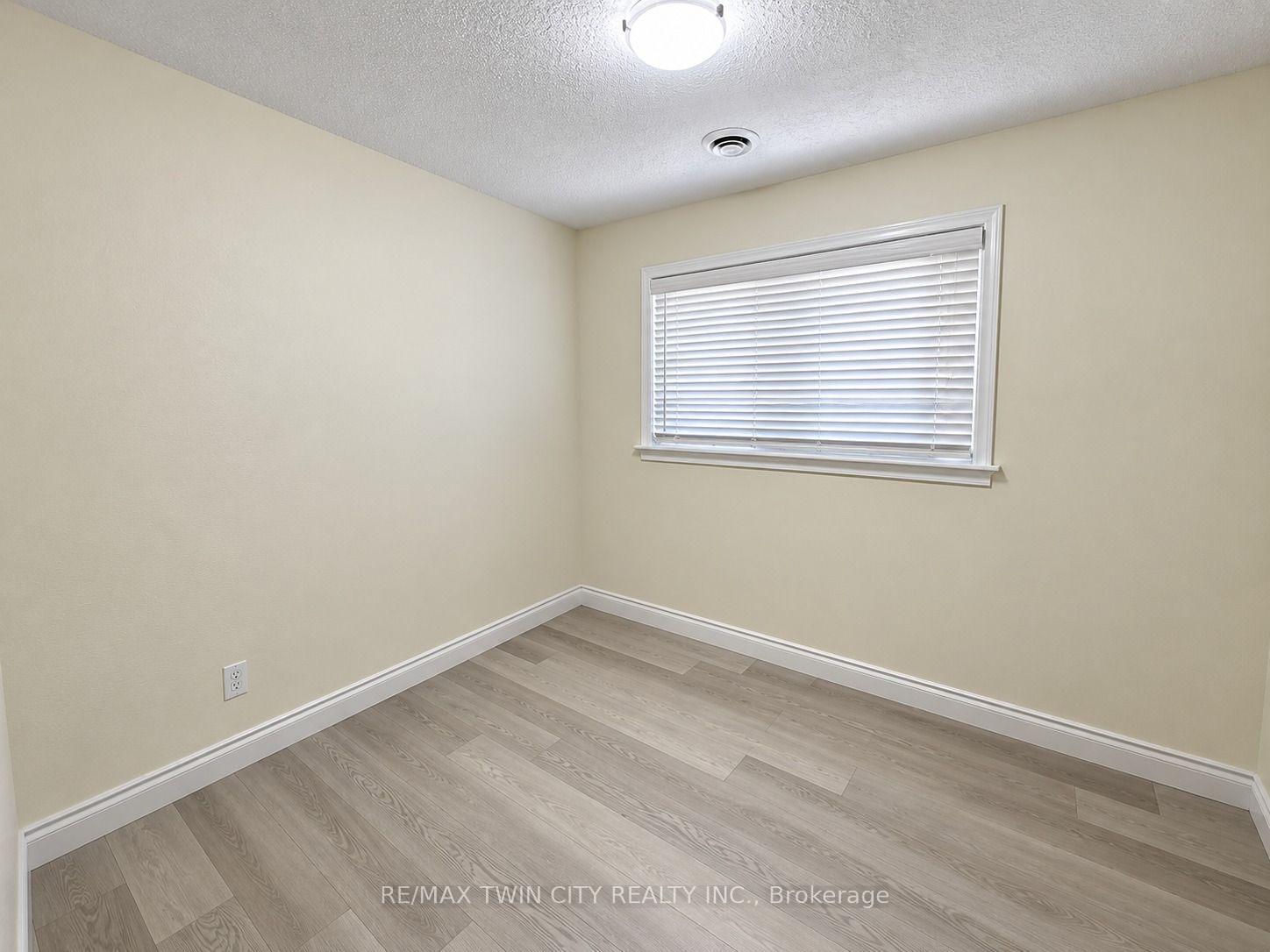 Photo 5 of 433 Connaught Street, Kitchener, Fairview/Kingsdale — HOMEH