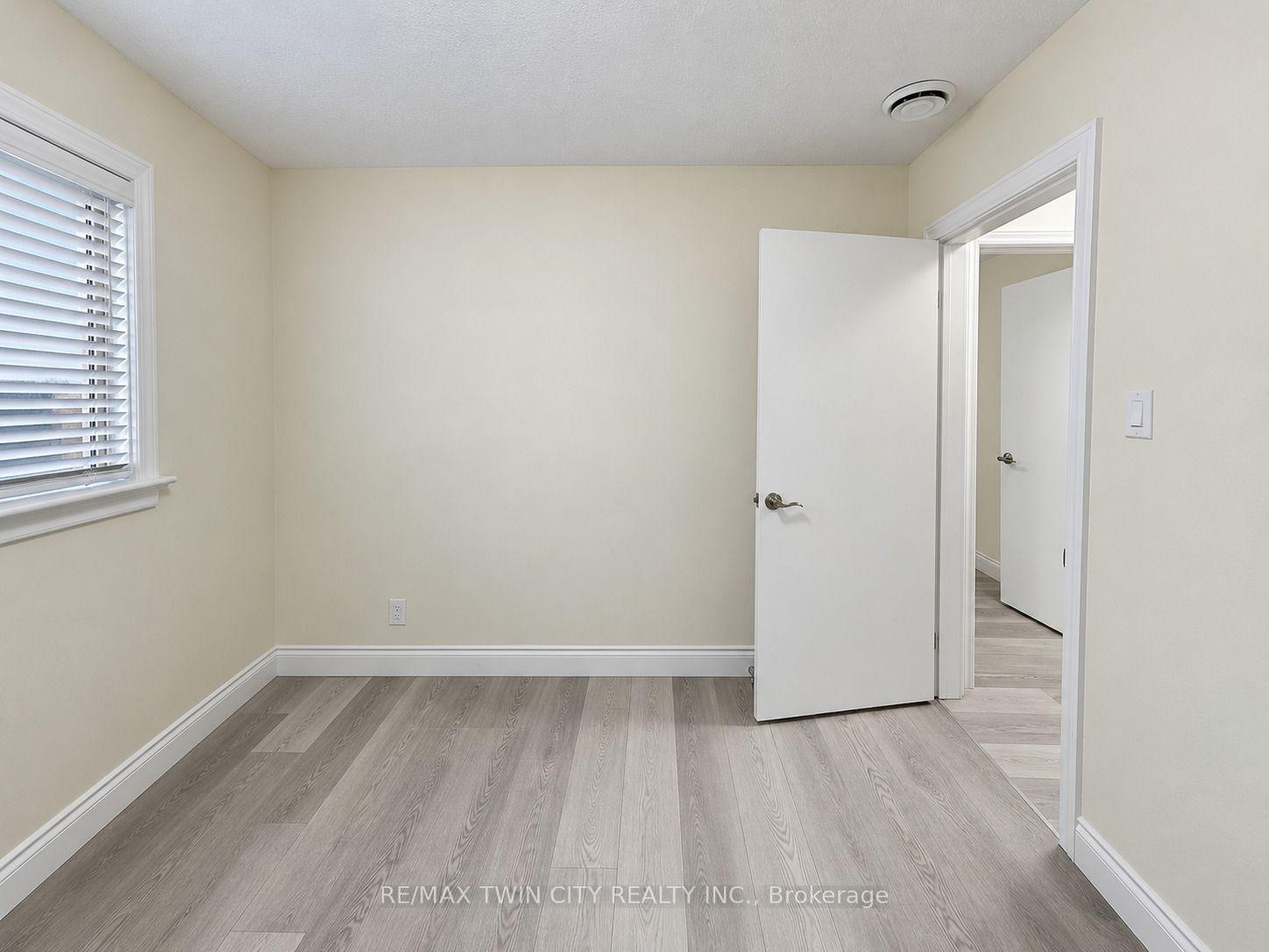 Photo 7 of 433 Connaught Street, Kitchener, Fairview/Kingsdale — HOMEH