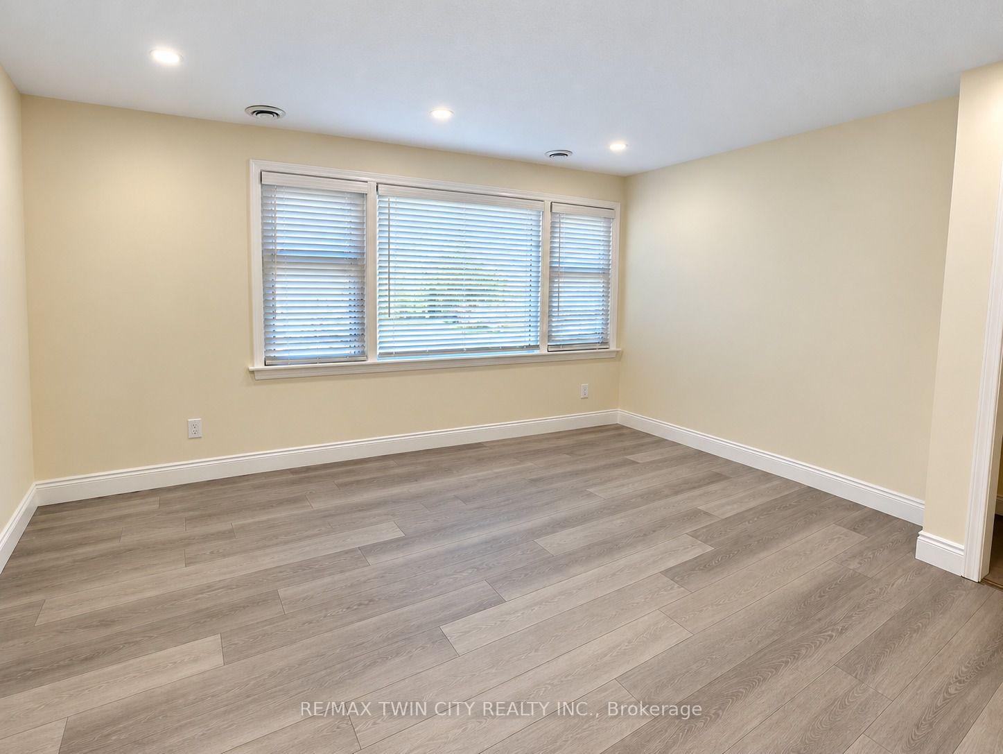 Photo 12 of 433 Connaught Street, Kitchener, Fairview/Kingsdale — HOMEH