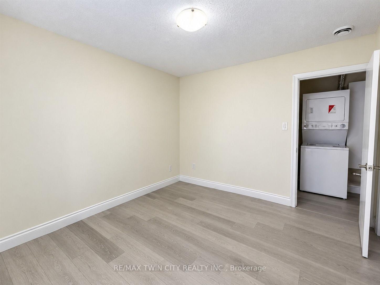 Photo 15 of 433 Connaught Street, Kitchener, Fairview/Kingsdale — HOMEH