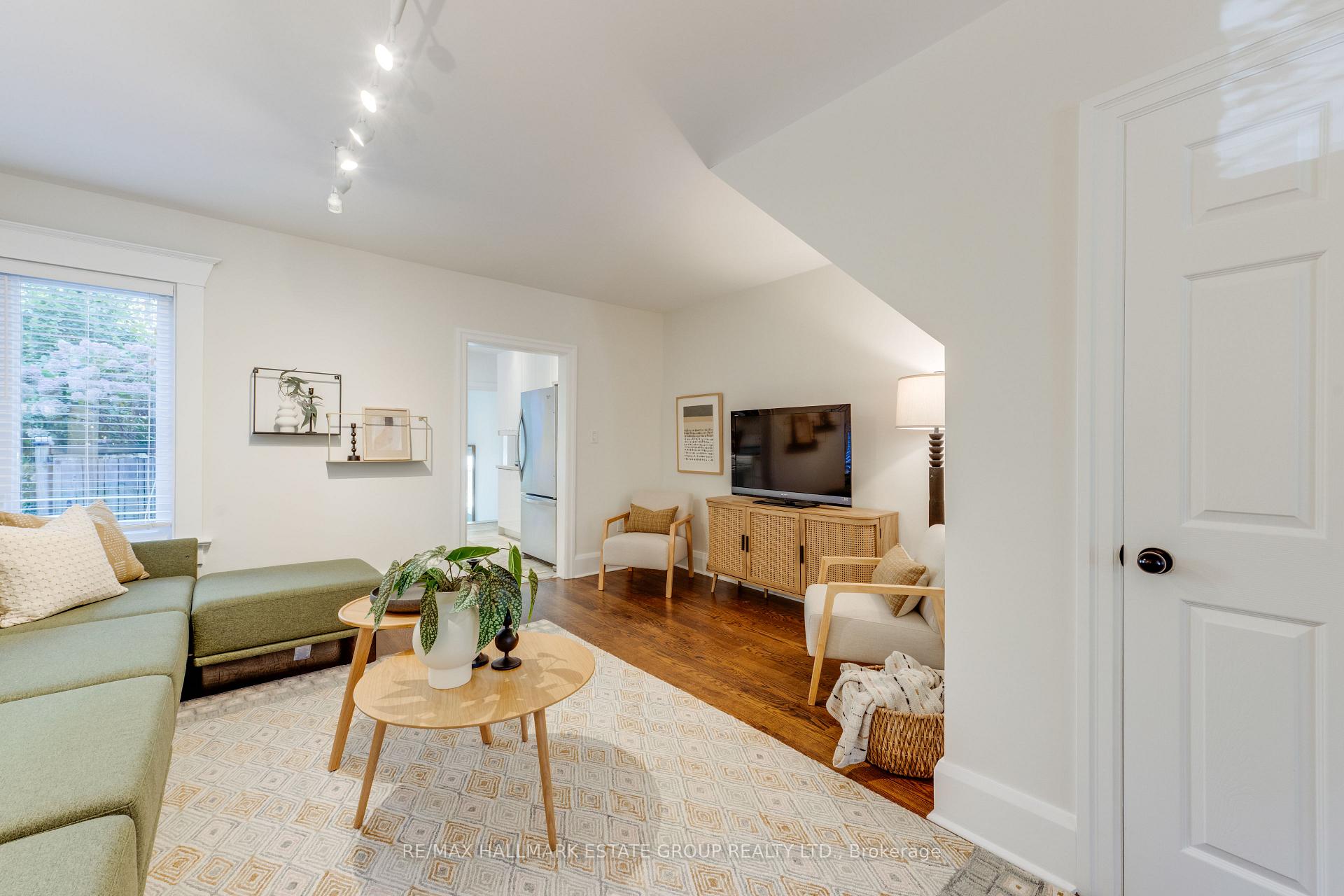 Photo 32 of 105 Lee Avenue, Toronto, The Beaches — HOMEH