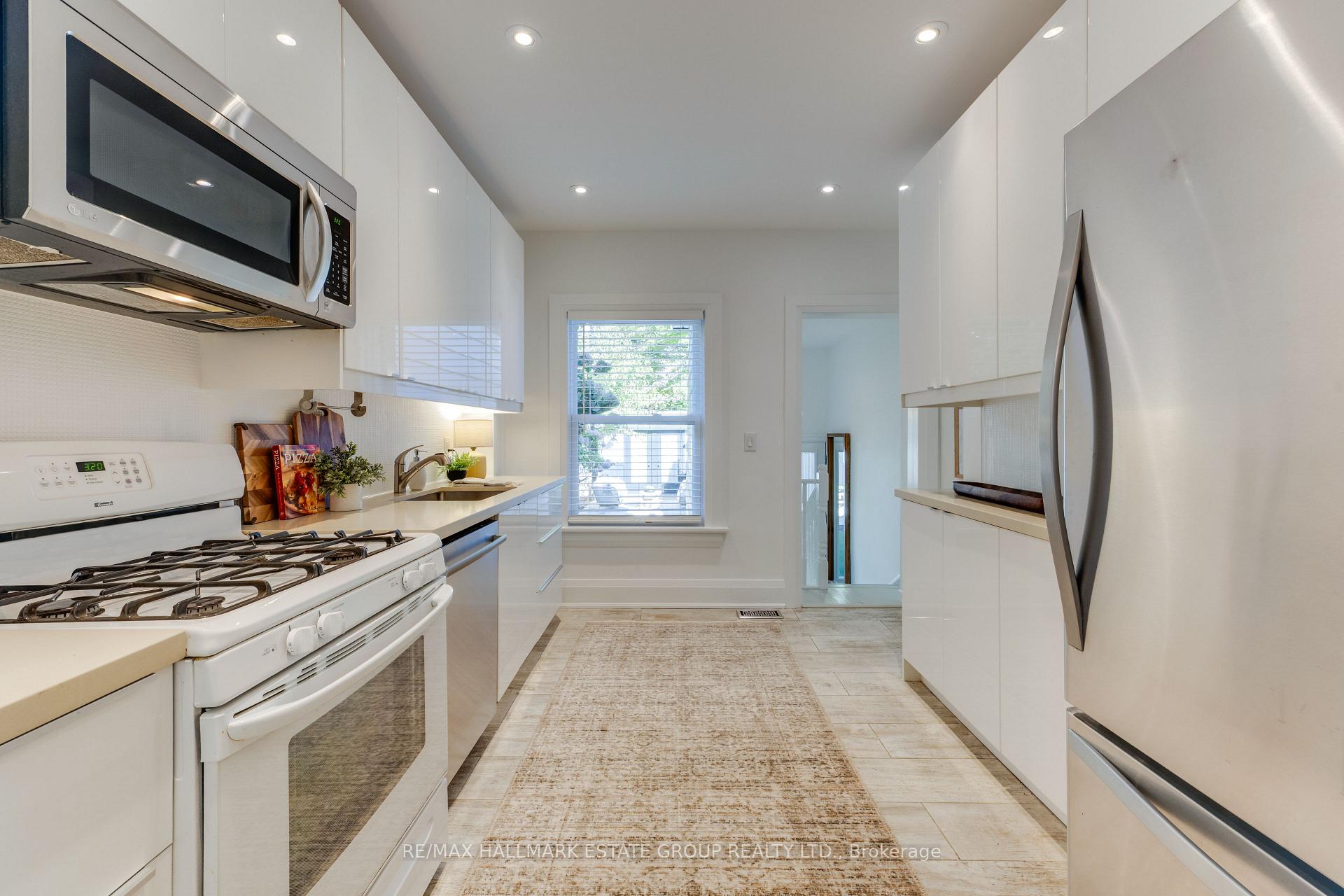 Photo 34 of 105 Lee Avenue, Toronto, The Beaches — HOMEH
