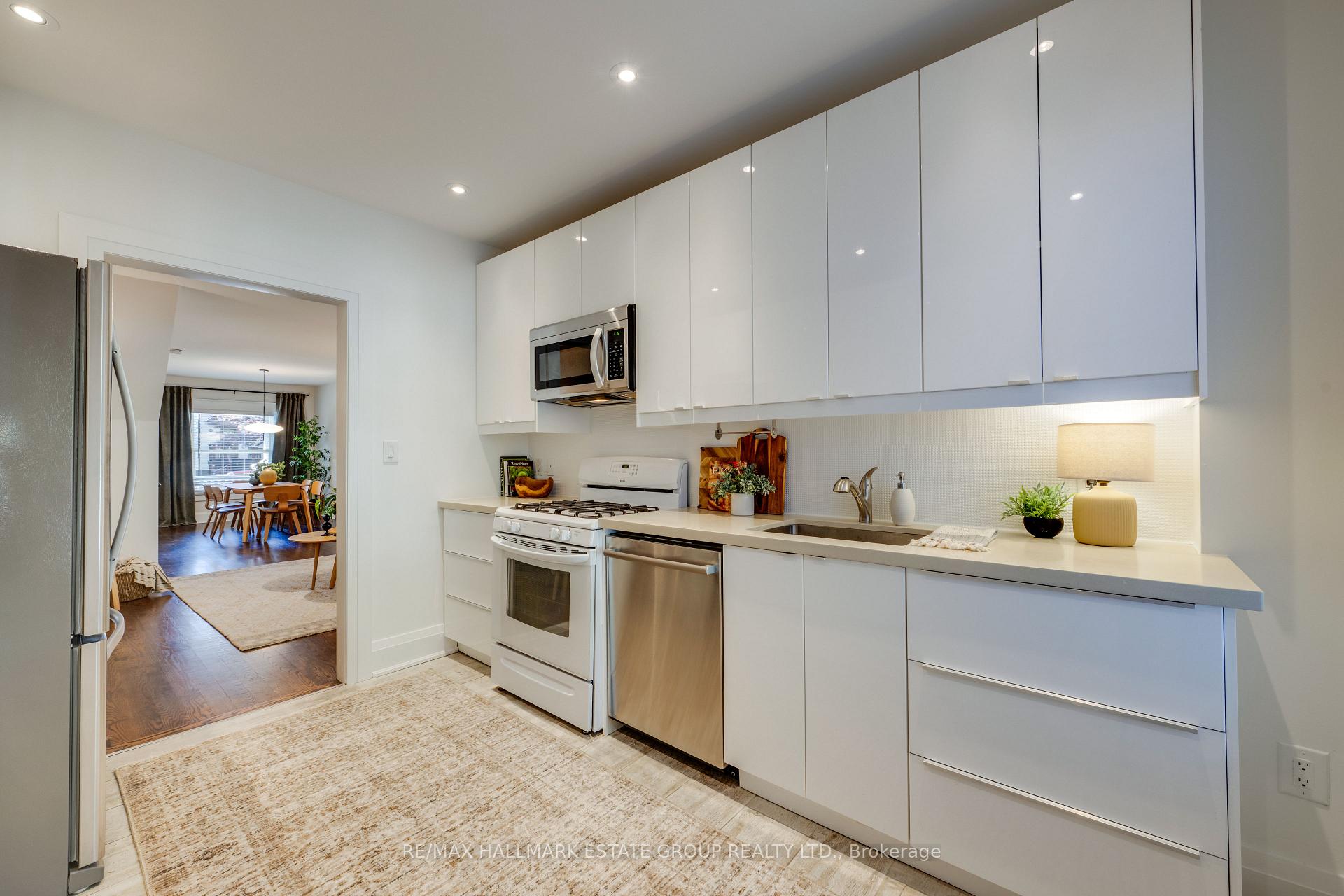 Photo 35 of 105 Lee Avenue, Toronto, The Beaches — HOMEH