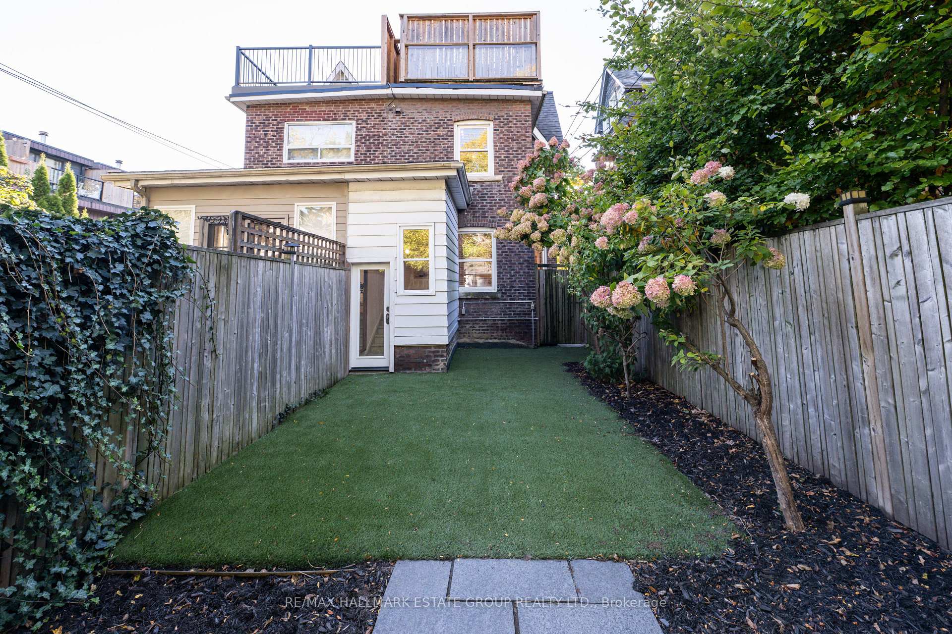Photo 48 of 105 Lee Avenue, Toronto, The Beaches — HOMEH
