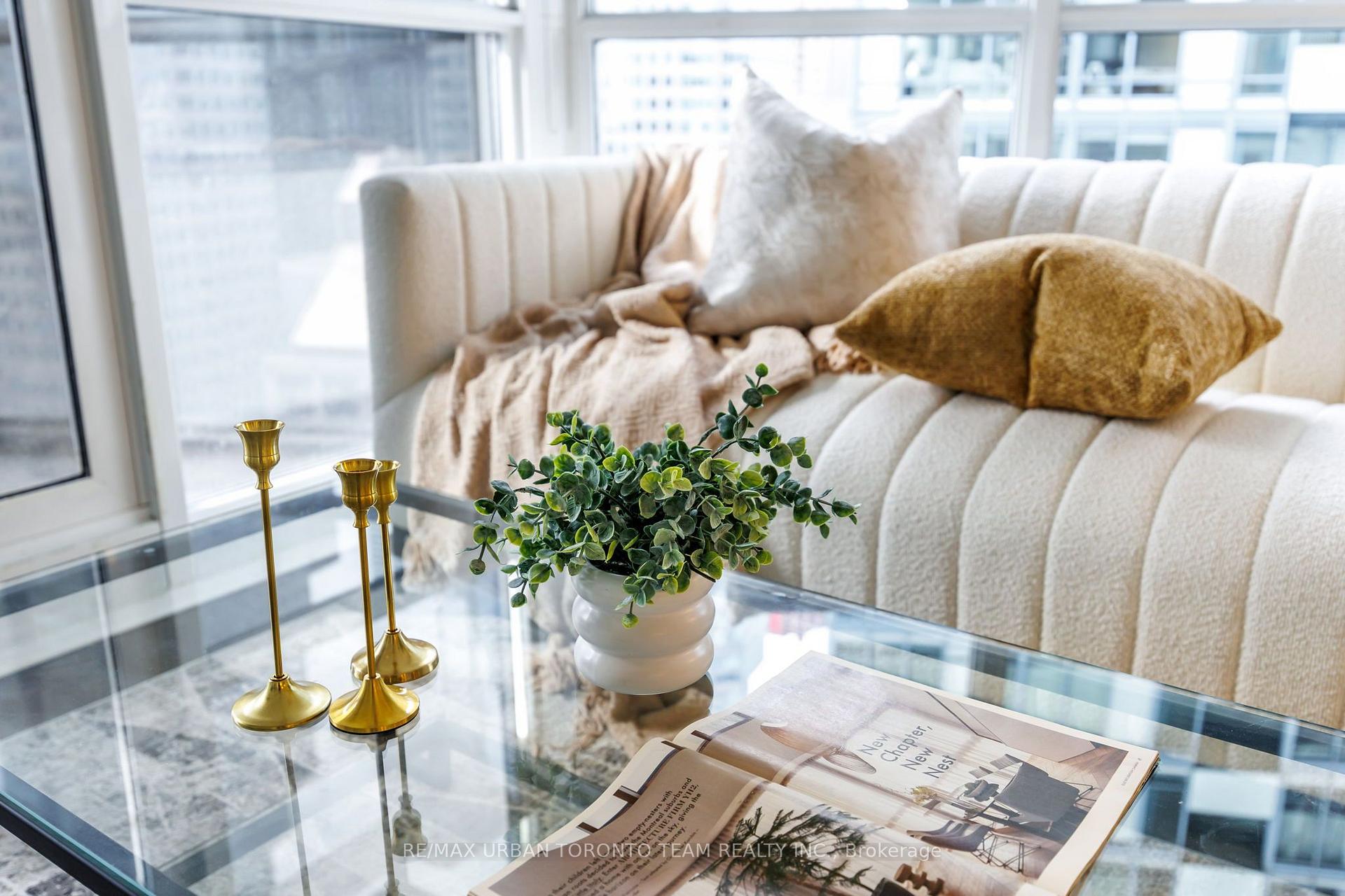 Photo 8 of Unit 2104, 1 The Esplanade Avenue, Toronto, Waterfront Communities — HOMEH