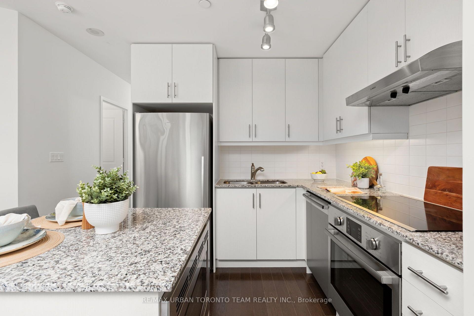 Photo 11 of Unit 2104, 1 The Esplanade Avenue, Toronto, Waterfront Communities — HOMEH