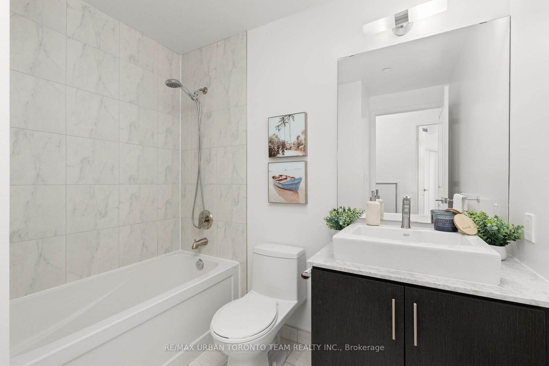 Photo 16 of Unit 2104, 1 The Esplanade Avenue, Toronto, Waterfront Communities — HOMEH