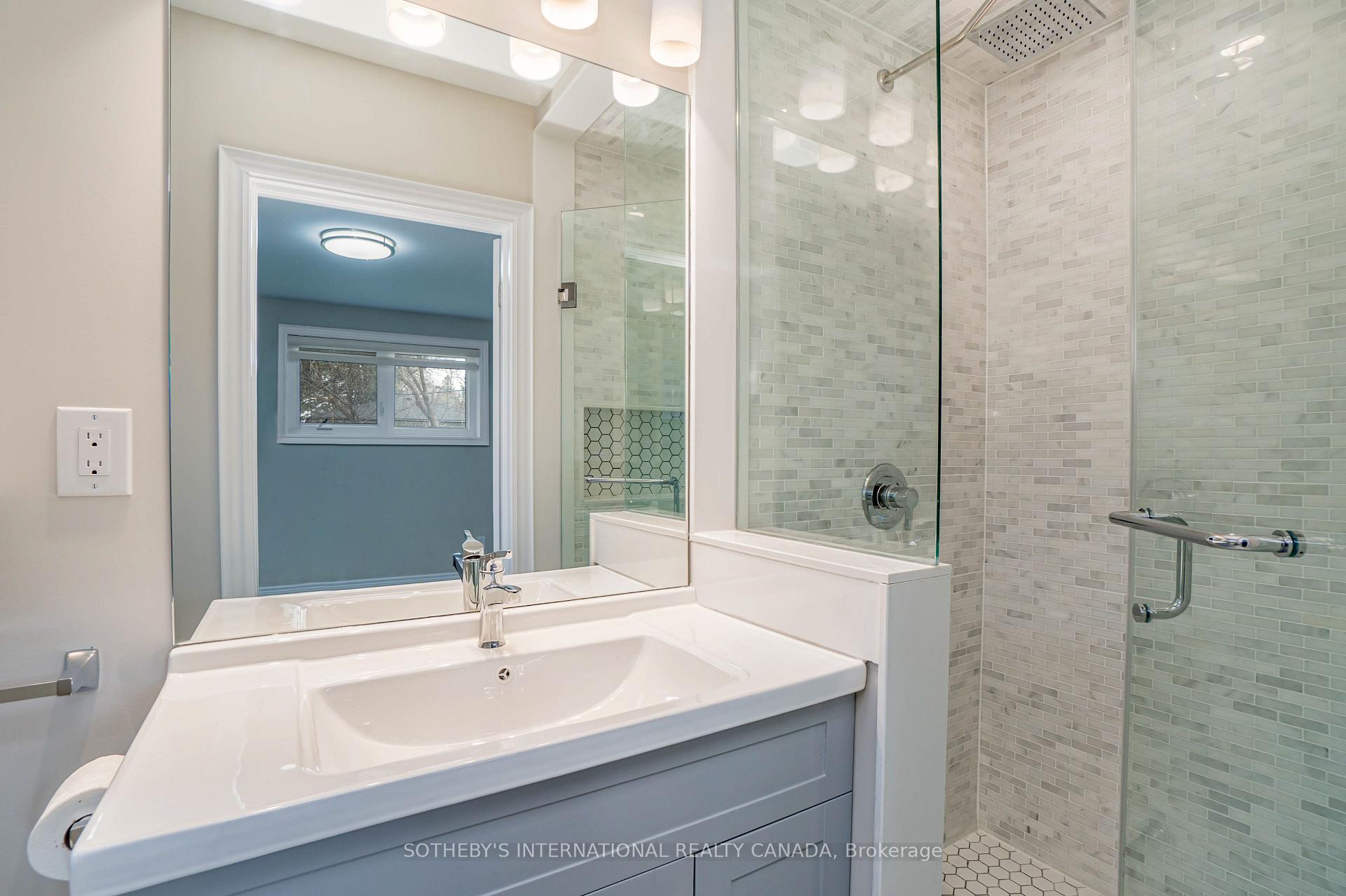 Photo 10 of 50 Ravenview Drive, Scarborough, West Hill — HOMEH