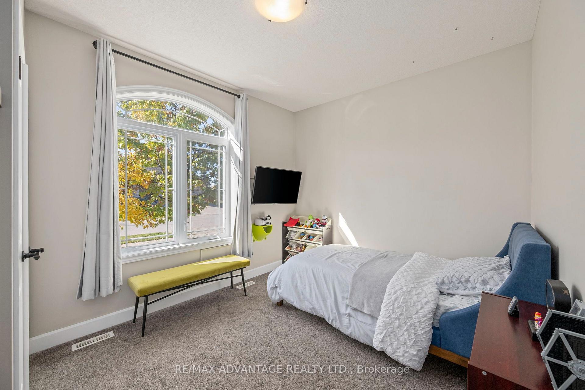 Photo 7 of 290 Walnut Street, Lucan Biddulph, Lucan — HOMEH