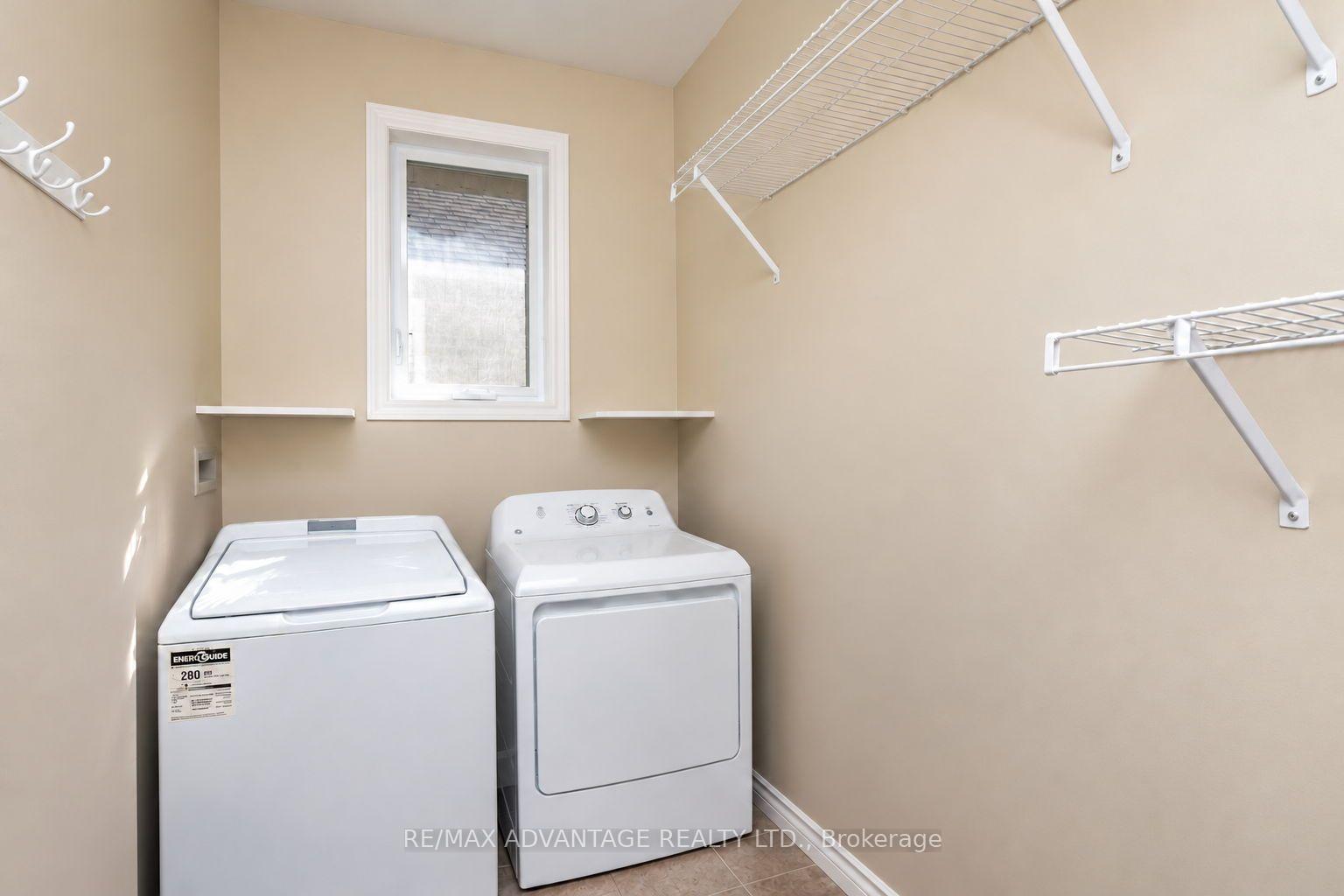 Photo 25 of 290 Walnut Street, Lucan Biddulph, Lucan — HOMEH