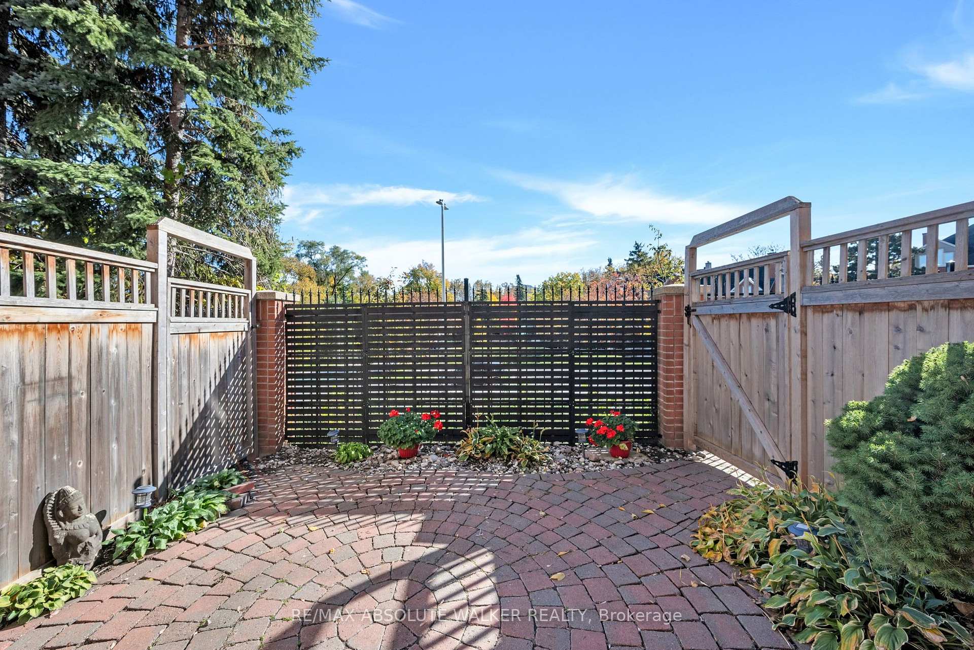 Photo 30 of 38 Kings Landing Private, Ottawa, Ottawa East — HOMEH