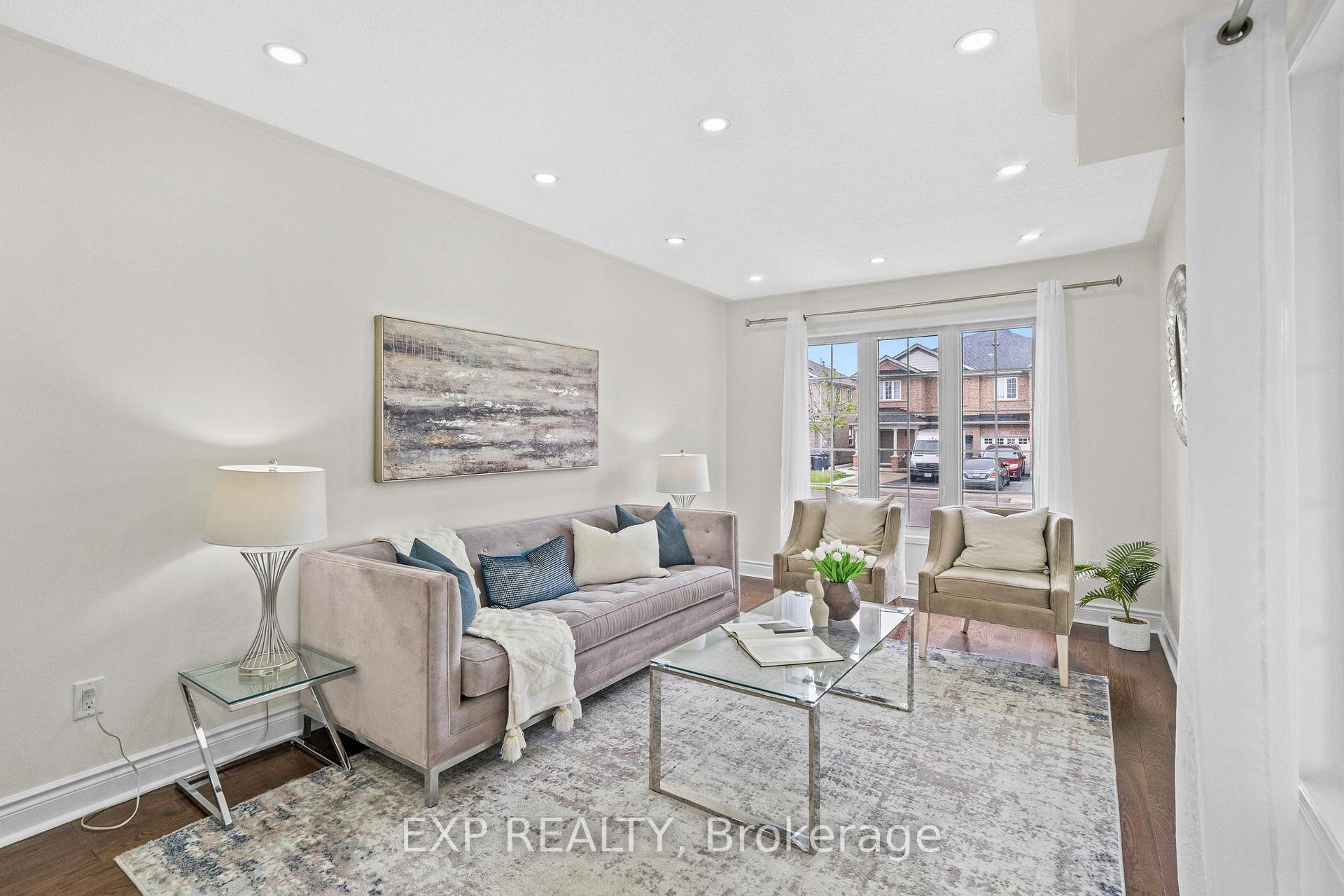 Photo 7 of 347 Brisdale Drive, Brampton, Fletcher's Meadow — HOMEH