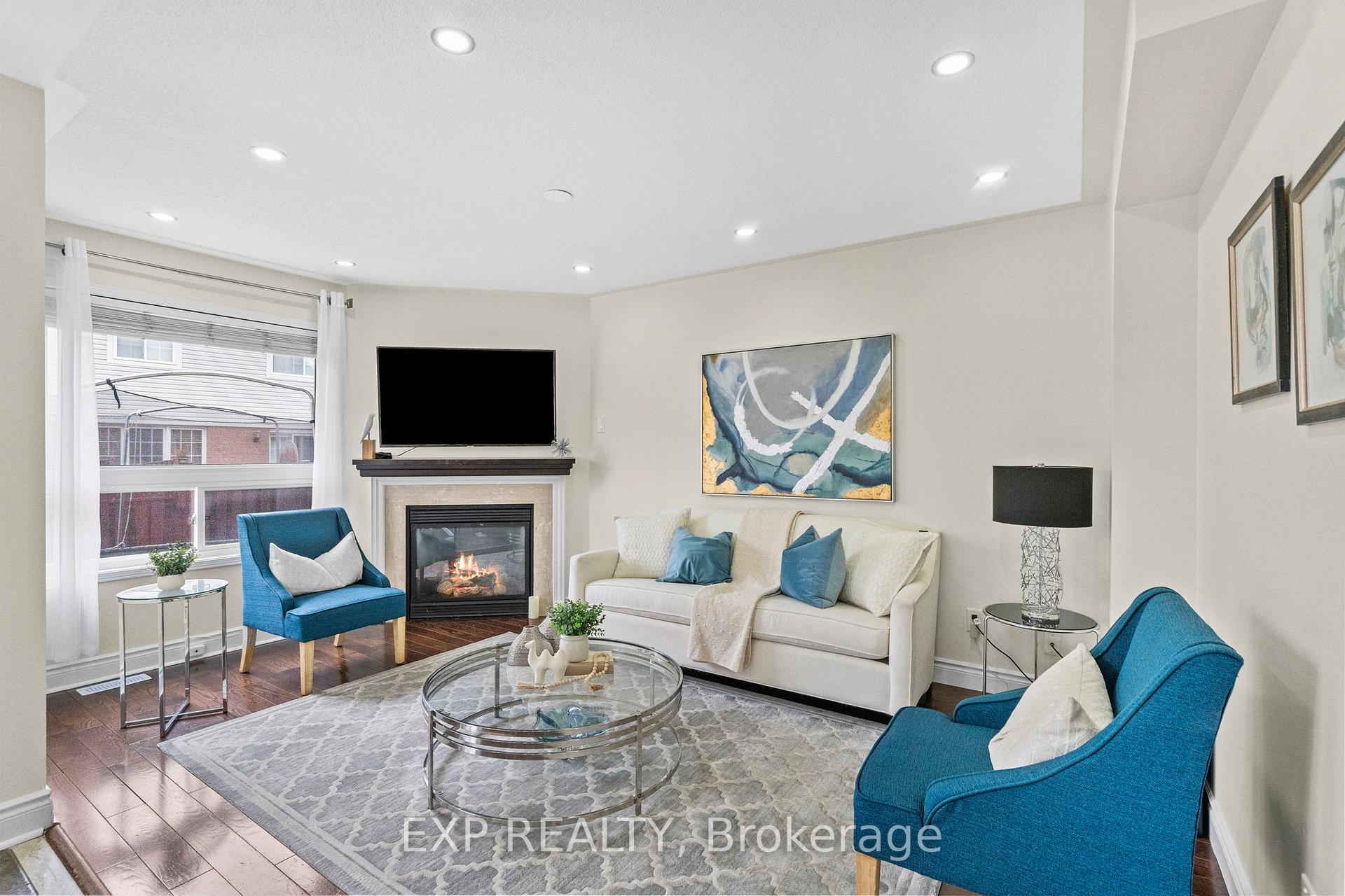 Photo 9 of 347 Brisdale Drive, Brampton, Fletcher's Meadow — HOMEH