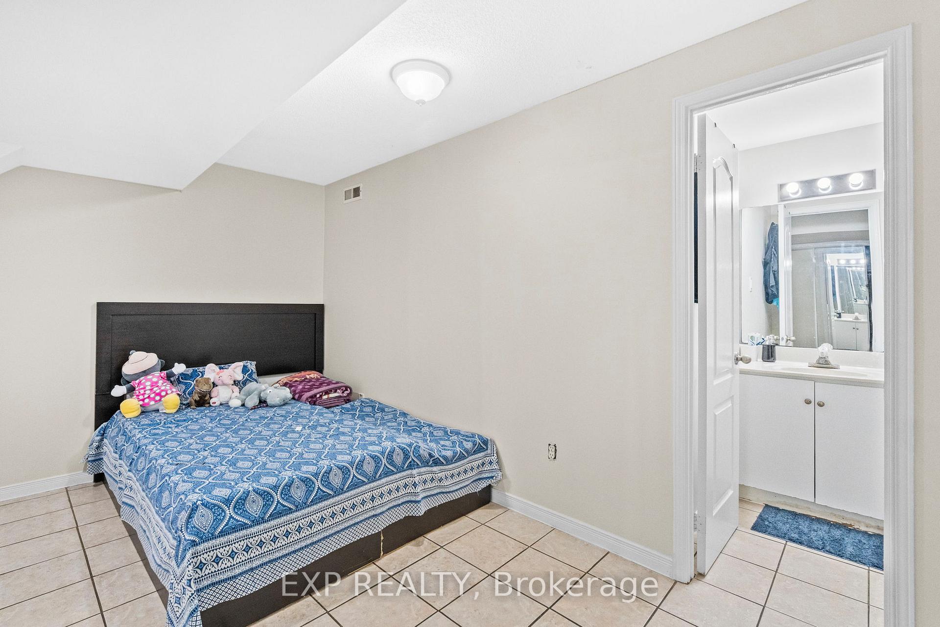 Photo 31 of 347 Brisdale Drive, Brampton, Fletcher's Meadow — HOMEH