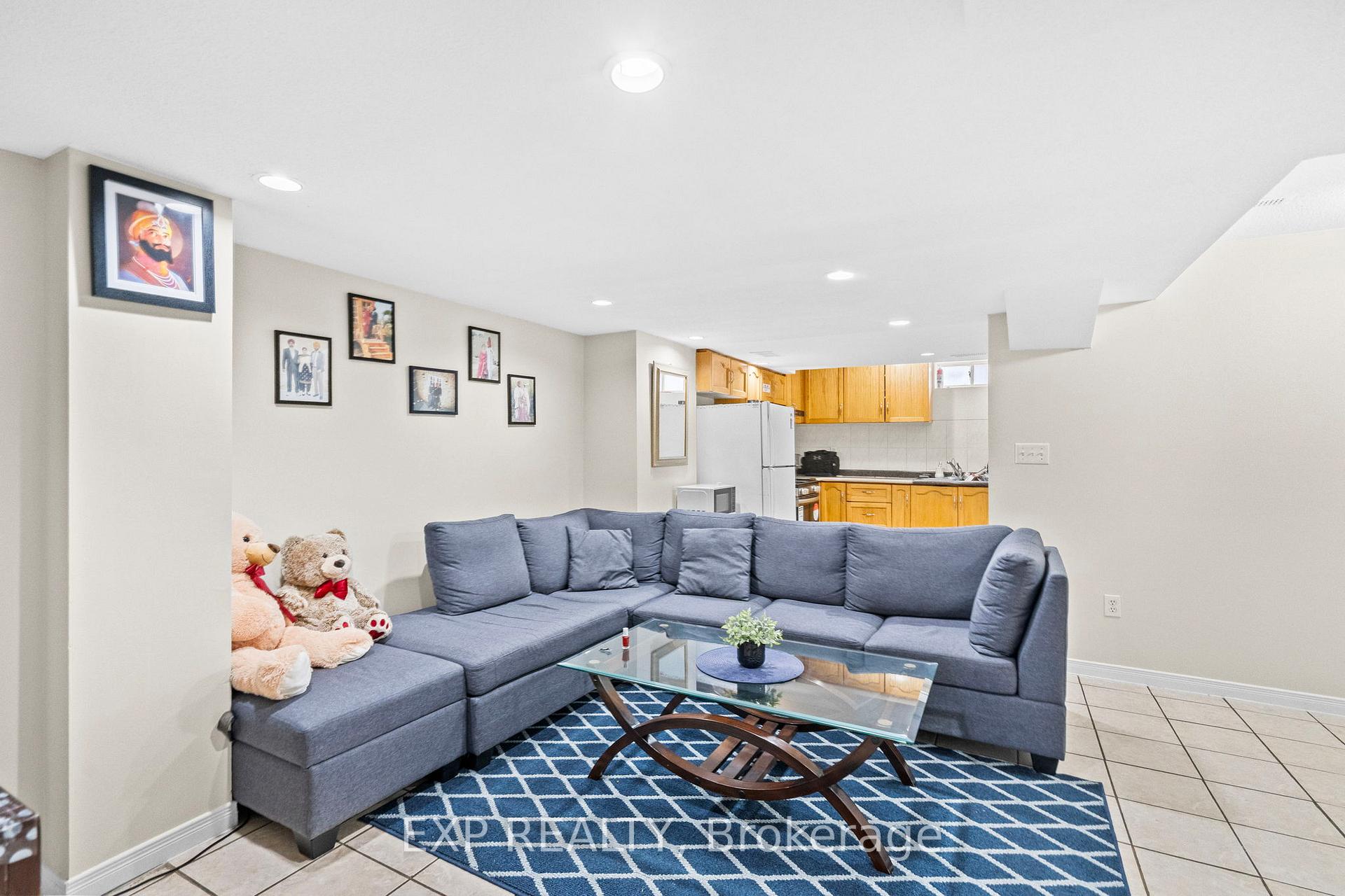 Photo 33 of 347 Brisdale Drive, Brampton, Fletcher's Meadow — HOMEH