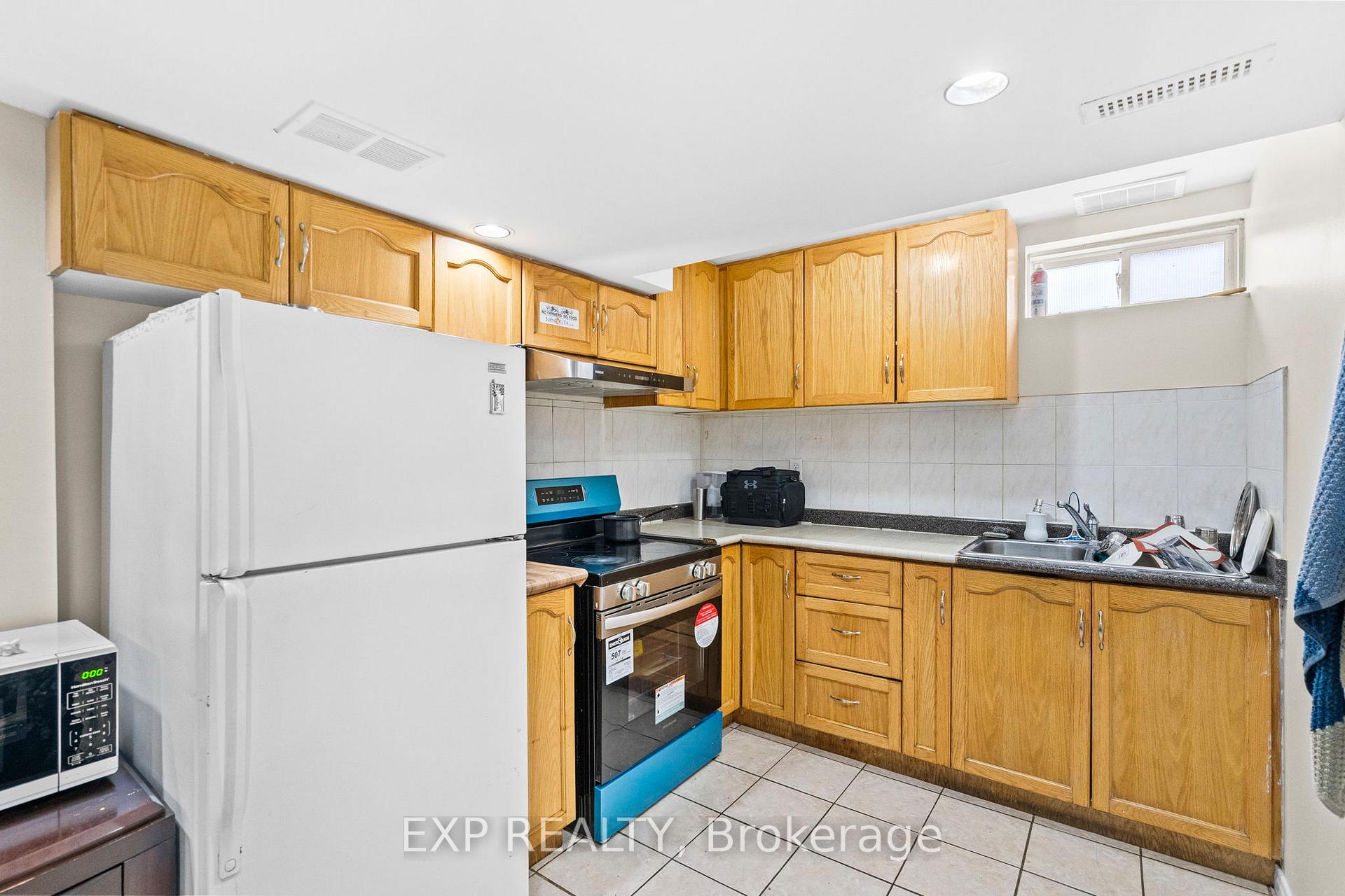 Photo 35 of 347 Brisdale Drive, Brampton, Fletcher's Meadow — HOMEH