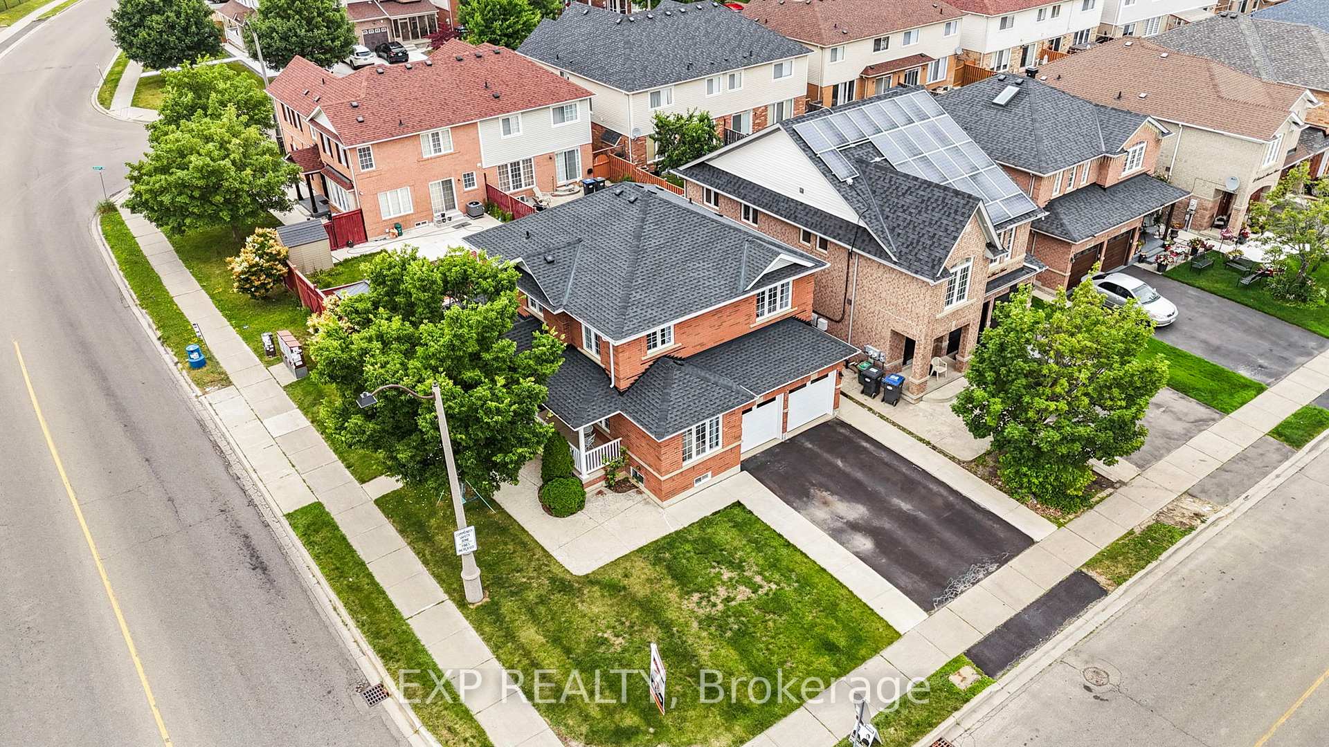 Photo 43 of 347 Brisdale Drive, Brampton, Fletcher's Meadow — HOMEH
