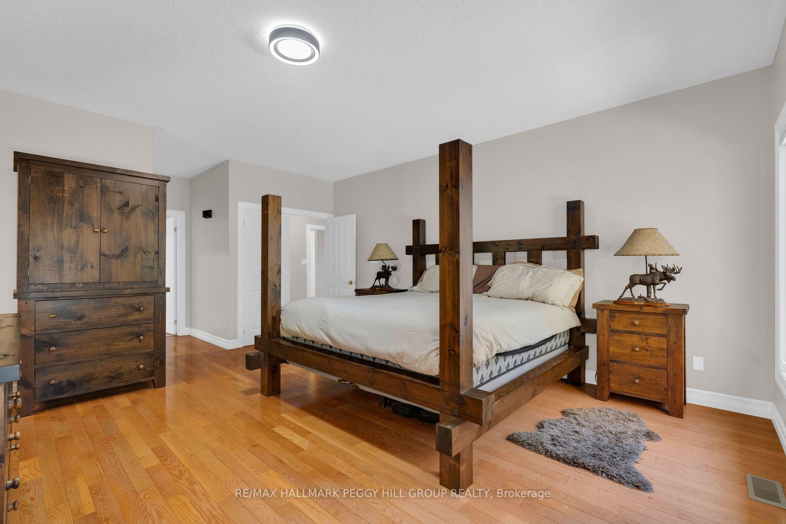 Photo 14 of 61 White Elm Road, Barrie, Holly — HOMEH
