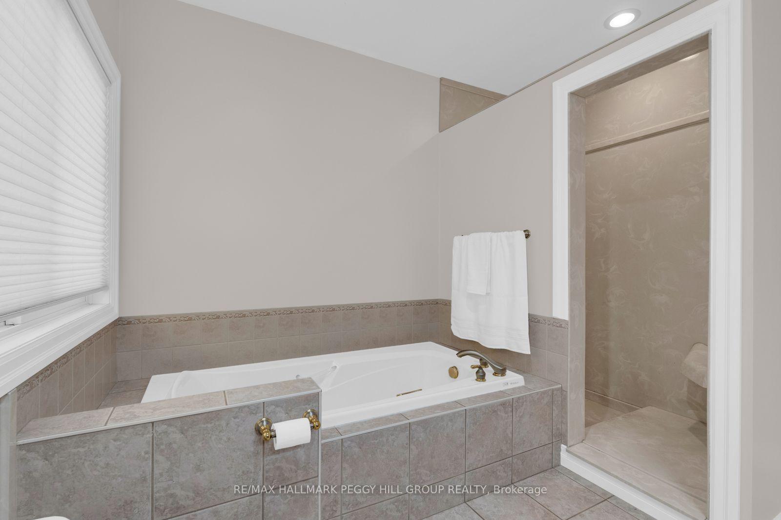 Photo 16 of 61 White Elm Road, Barrie, Holly — HOMEH